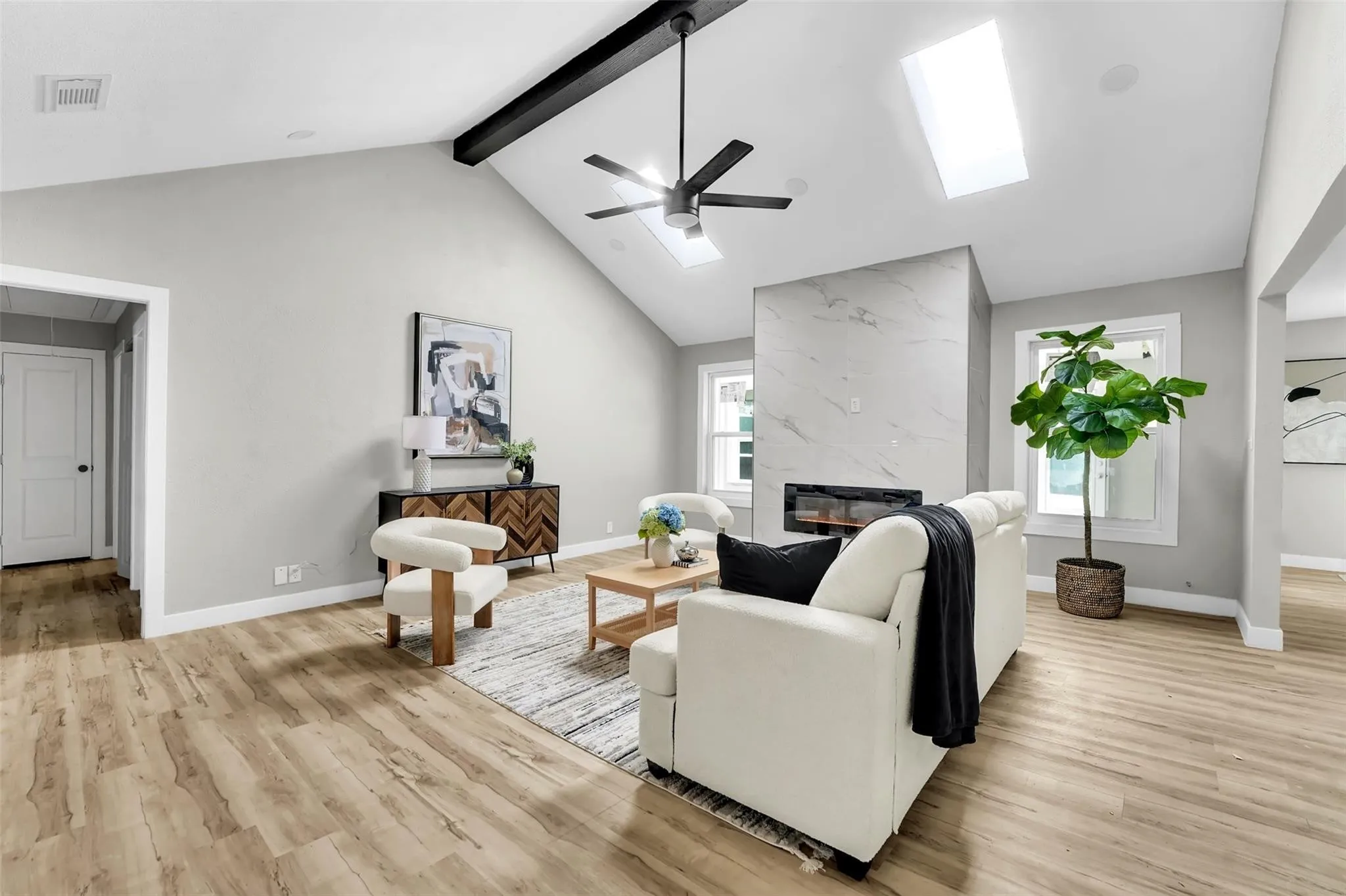 Single Family Residence For Sale in Tarrant County , 3919 San Miguel Court, Arlington, Texas 76016, 3 Bedroom, 2 Bathroom, 2 Garage spaces, 1,691 Sqft, built in 1978, mls#21338820, Real Estate Agent in Arlington, Homes For Sale in Tarrant county, Homes For Sale in Arlington, Realtor in Arlington Texas, Real Estate Brokerage Independent Realty Texas, Luminita Cordes Realtor