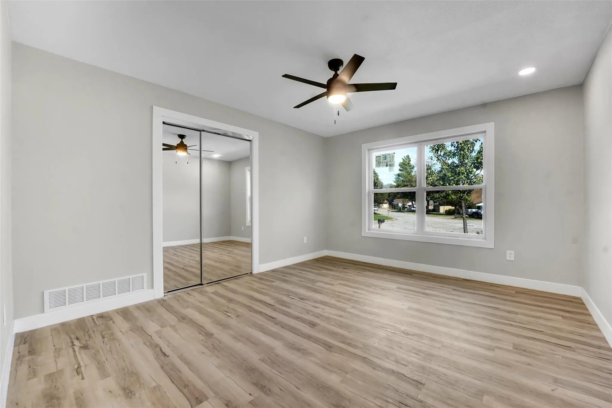 Single Family Residence For Sale in Tarrant County , 3919 San Miguel Court, Arlington, Texas 76016, 3 Bedroom, 2 Bathroom, 2 Garage spaces, 1,691 Sqft, built in 1978, mls#21338820, Real Estate Agent in Arlington, Homes For Sale in Tarrant county, Homes For Sale in Arlington, Realtor in Arlington Texas, Real Estate Brokerage Independent Realty Texas, Luminita Cordes Realtor