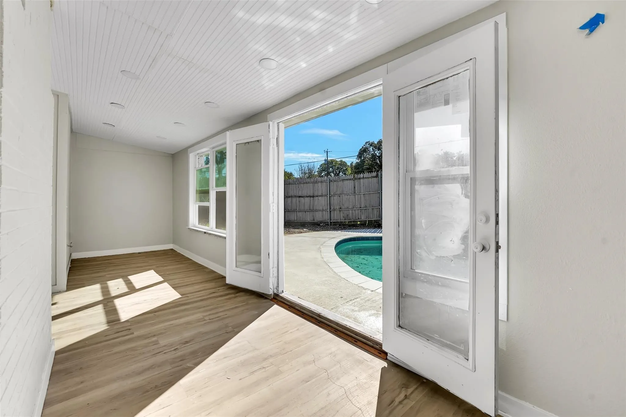 Single Family Residence For Sale in Tarrant County , 3919 San Miguel Court, Arlington, Texas 76016, 3 Bedroom, 2 Bathroom, 2 Garage spaces, 1,691 Sqft, built in 1978, mls#21338820, Real Estate Agent in Arlington, Homes For Sale in Tarrant county, Homes For Sale in Arlington, Realtor in Arlington Texas, Real Estate Brokerage Independent Realty Texas, Luminita Cordes Realtor