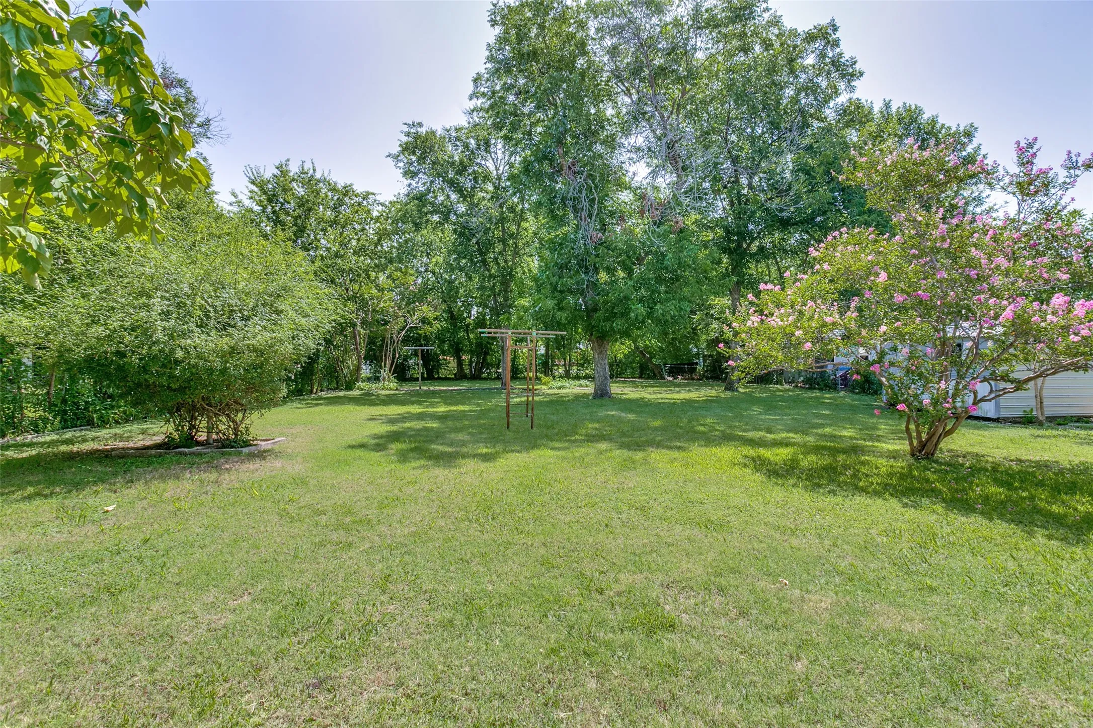 Single Family Residence For Sale in Tarrant County , 1021 Usher Street, Benbrook, Texas 76126, 4 Bedroom, 2 Bathroom, 2 Garage spaces, 1,622 Sqft, built in 1956, mls#21338807, Real Estate Agent in Benbrook, Homes For Sale in Tarrant county, Homes For Sale in Benbrook, Realtor in Benbrook Texas, Real Estate Brokerage Independent Realty Texas, Luminita Cordes Realtor
