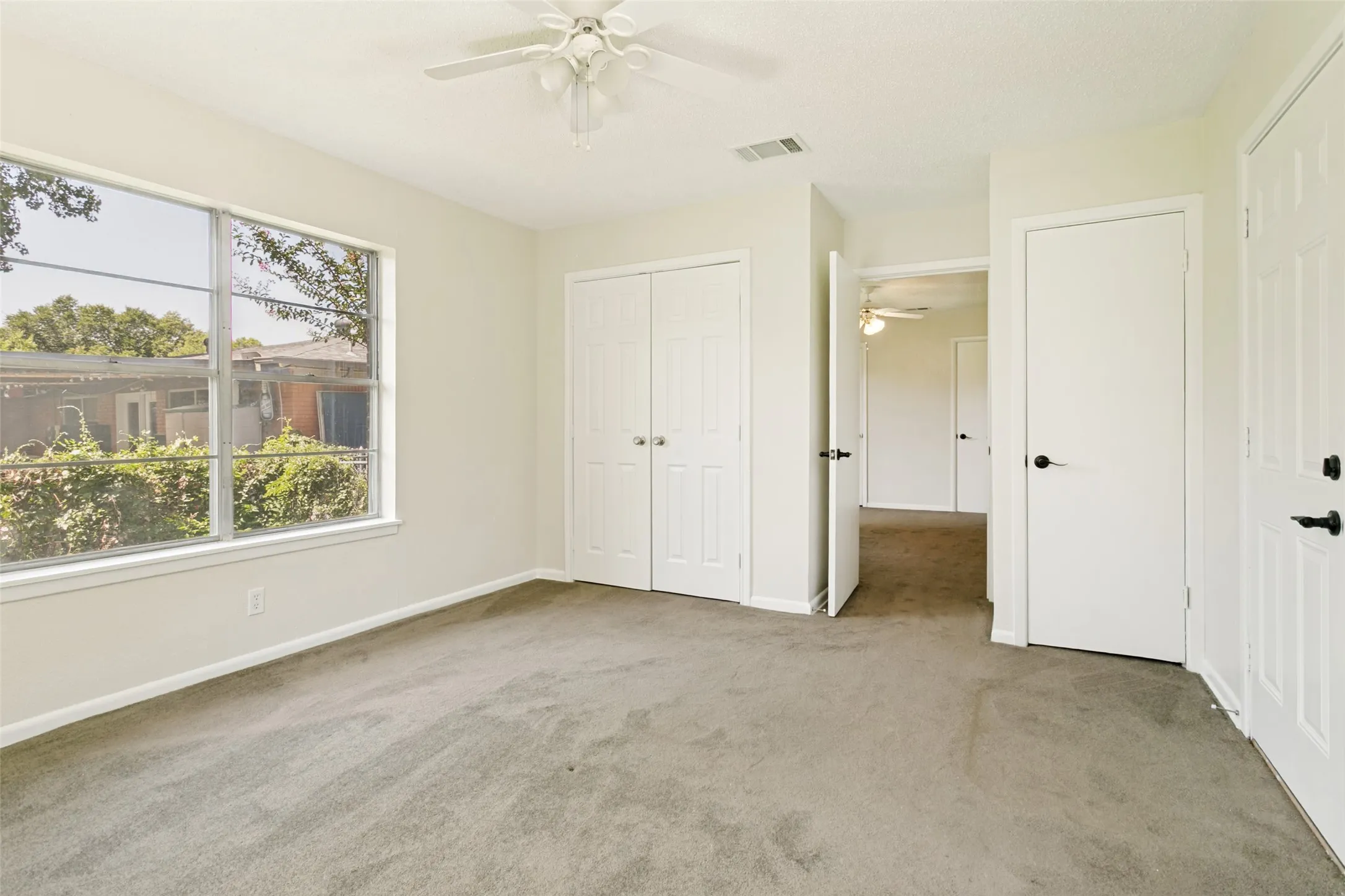 Single Family Residence For Sale in Tarrant County , 1021 Usher Street, Benbrook, Texas 76126, 4 Bedroom, 2 Bathroom, 2 Garage spaces, 1,622 Sqft, built in 1956, mls#21338807, Real Estate Agent in Benbrook, Homes For Sale in Tarrant county, Homes For Sale in Benbrook, Realtor in Benbrook Texas, Real Estate Brokerage Independent Realty Texas, Luminita Cordes Realtor
