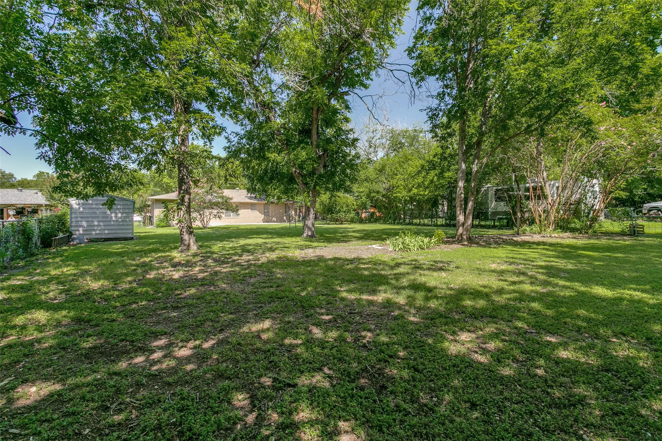 Single Family Residence For Sale in Tarrant County , 1021 Usher Street, Benbrook, Texas 76126, 4 Bedroom, 2 Bathroom, 2 Garage spaces, 1,622 Sqft, built in 1956, mls#21338807, Real Estate Agent in Benbrook, Homes For Sale in Tarrant county, Homes For Sale in Benbrook, Realtor in Benbrook Texas, Real Estate Brokerage Independent Realty Texas, Luminita Cordes Realtor