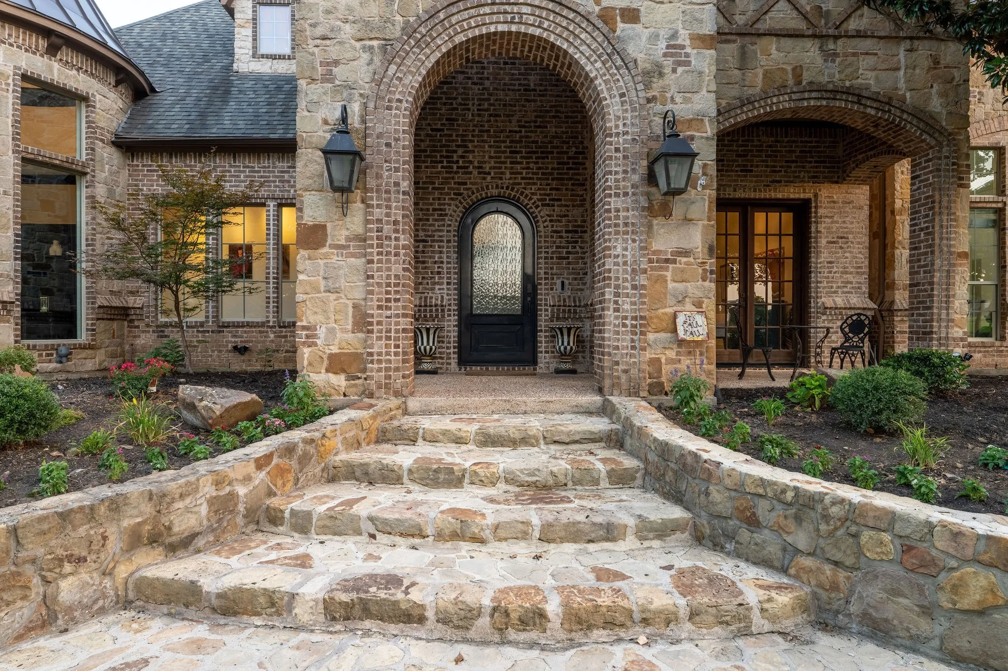 Single Family Residence For Sale in Denton County , 613 Silver Spur Drive, Southlake, Texas 76092, 5 Bedroom, 5 Bathroom, 4 Garage spaces, 5,881 Sqft, built in 2005, mls#21338285, Real Estate Agent in Southlake, Homes For Sale in Denton county, Homes For Sale in Southlake, Realtor in Southlake Texas, Real Estate Brokerage Independent Realty Texas, Luminita Cordes Realtor