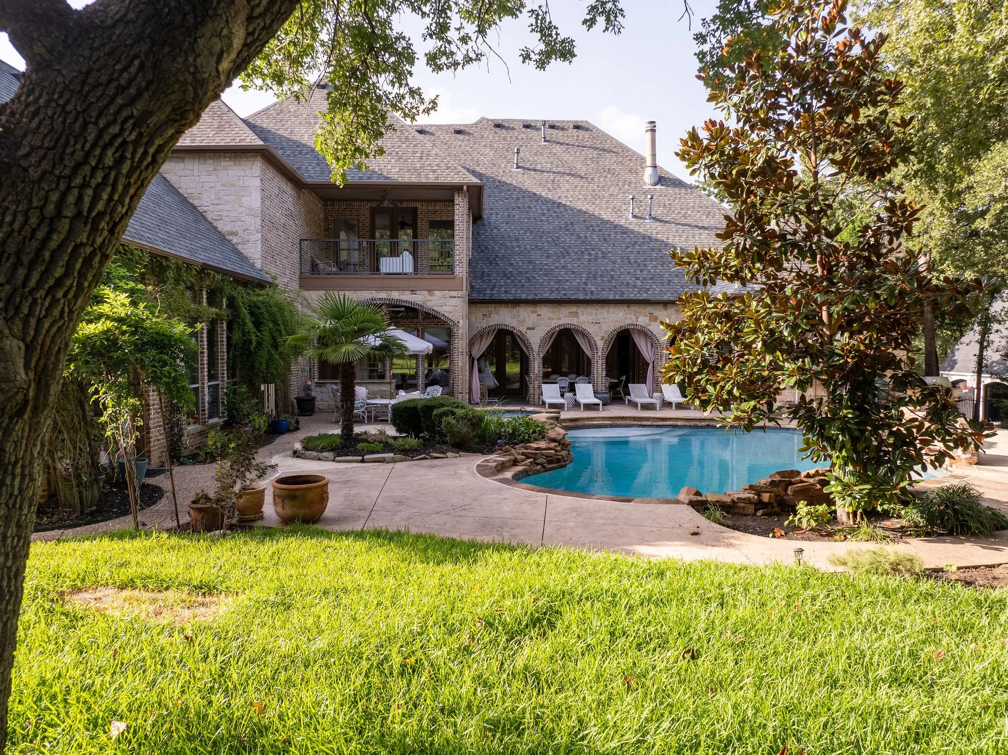Single Family Residence For Sale in Denton County , 613 Silver Spur Drive, Southlake, Texas 76092, 5 Bedroom, 5 Bathroom, 4 Garage spaces, 5,881 Sqft, built in 2005, mls#21338285, Real Estate Agent in Southlake, Homes For Sale in Denton county, Homes For Sale in Southlake, Realtor in Southlake Texas, Real Estate Brokerage Independent Realty Texas, Luminita Cordes Realtor