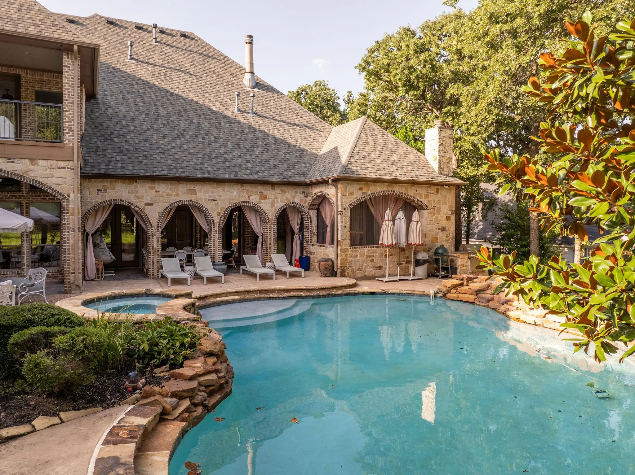 Single Family Residence For Sale in Denton County , 613 Silver Spur Drive, Southlake, Texas 76092, 5 Bedroom, 5 Bathroom, 4 Garage spaces, 5,881 Sqft, built in 2005, mls#21338285, Real Estate Agent in Southlake, Homes For Sale in Denton county, Homes For Sale in Southlake, Realtor in Southlake Texas, Real Estate Brokerage Independent Realty Texas, Luminita Cordes Realtor