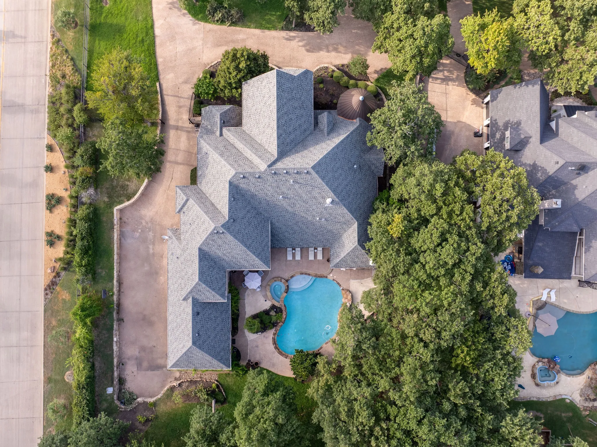 Single Family Residence For Sale in Denton County , 613 Silver Spur Drive, Southlake, Texas 76092, 5 Bedroom, 5 Bathroom, 4 Garage spaces, 5,881 Sqft, built in 2005, mls#21338285, Real Estate Agent in Southlake, Homes For Sale in Denton county, Homes For Sale in Southlake, Realtor in Southlake Texas, Real Estate Brokerage Independent Realty Texas, Luminita Cordes Realtor