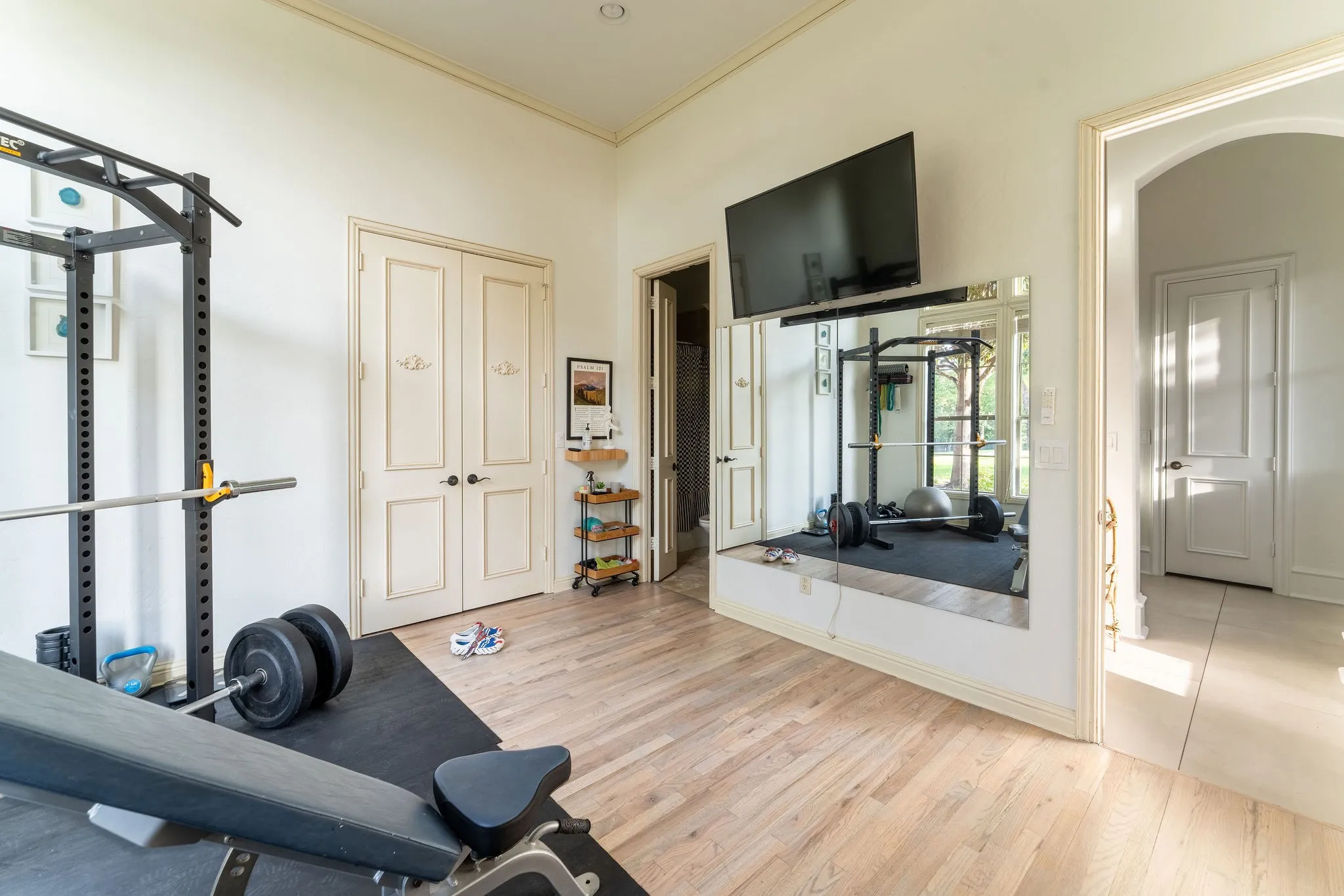 Single Family Residence For Sale in Denton County , 613 Silver Spur Drive, Southlake, Texas 76092, 5 Bedroom, 5 Bathroom, 4 Garage spaces, 5,881 Sqft, built in 2005, mls#21338285, Real Estate Agent in Southlake, Homes For Sale in Denton county, Homes For Sale in Southlake, Realtor in Southlake Texas, Real Estate Brokerage Independent Realty Texas, Luminita Cordes Realtor