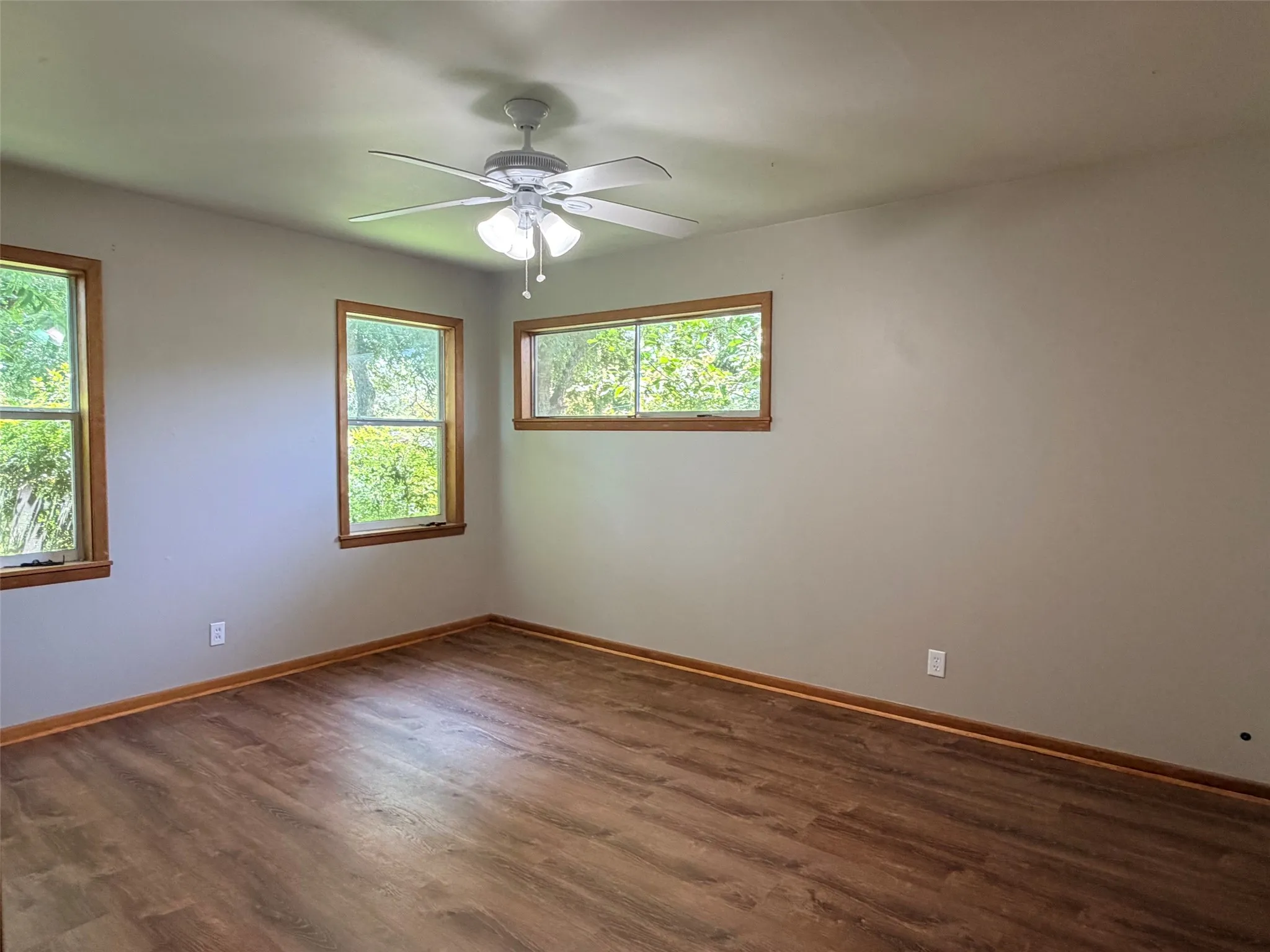 Single Family Residence For Sale in Comanche County , 504 N Elm Street, Comanche, Texas 76442, 2 Bedroom, 2 Bathroom, Garage spaces, 1,248 Sqft, built in 1960, mls#21322223, Real Estate Agent in Comanche, Homes For Sale in Comanche county, Homes For Sale in Comanche, Realtor in Comanche Texas, Real Estate Brokerage Independent Realty Texas, Luminita Cordes Realtor