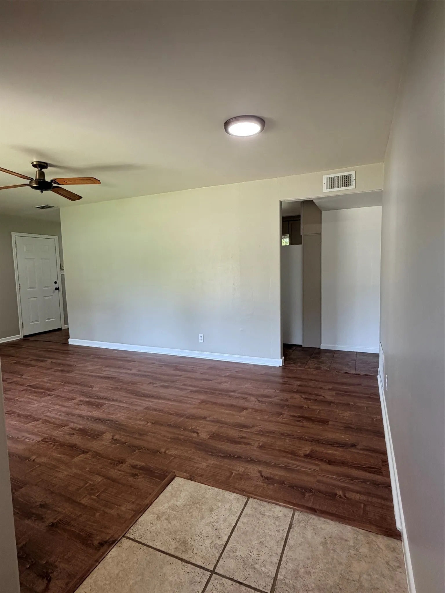 Single Family Residence For Sale in Comanche County , 504 N Elm Street, Comanche, Texas 76442, 2 Bedroom, 2 Bathroom, Garage spaces, 1,248 Sqft, built in 1960, mls#21322223, Real Estate Agent in Comanche, Homes For Sale in Comanche county, Homes For Sale in Comanche, Realtor in Comanche Texas, Real Estate Brokerage Independent Realty Texas, Luminita Cordes Realtor