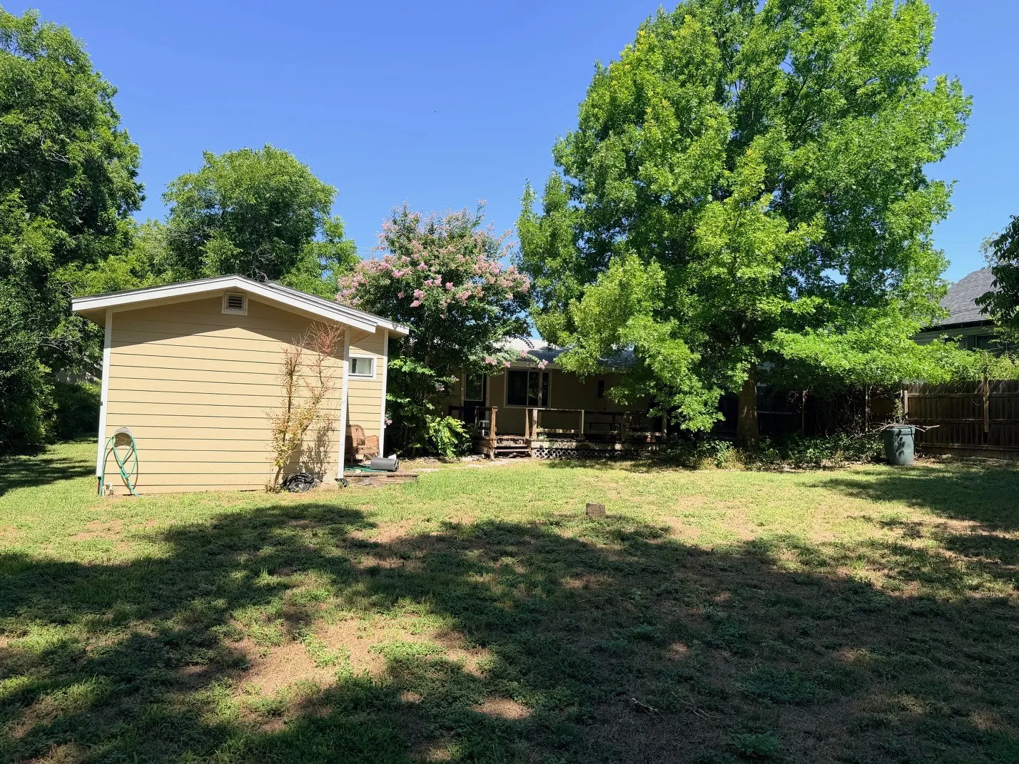Single Family Residence For Sale in Comanche County , 504 N Elm Street, Comanche, Texas 76442, 2 Bedroom, 2 Bathroom, Garage spaces, 1,248 Sqft, built in 1960, mls#21322223, Real Estate Agent in Comanche, Homes For Sale in Comanche county, Homes For Sale in Comanche, Realtor in Comanche Texas, Real Estate Brokerage Independent Realty Texas, Luminita Cordes Realtor