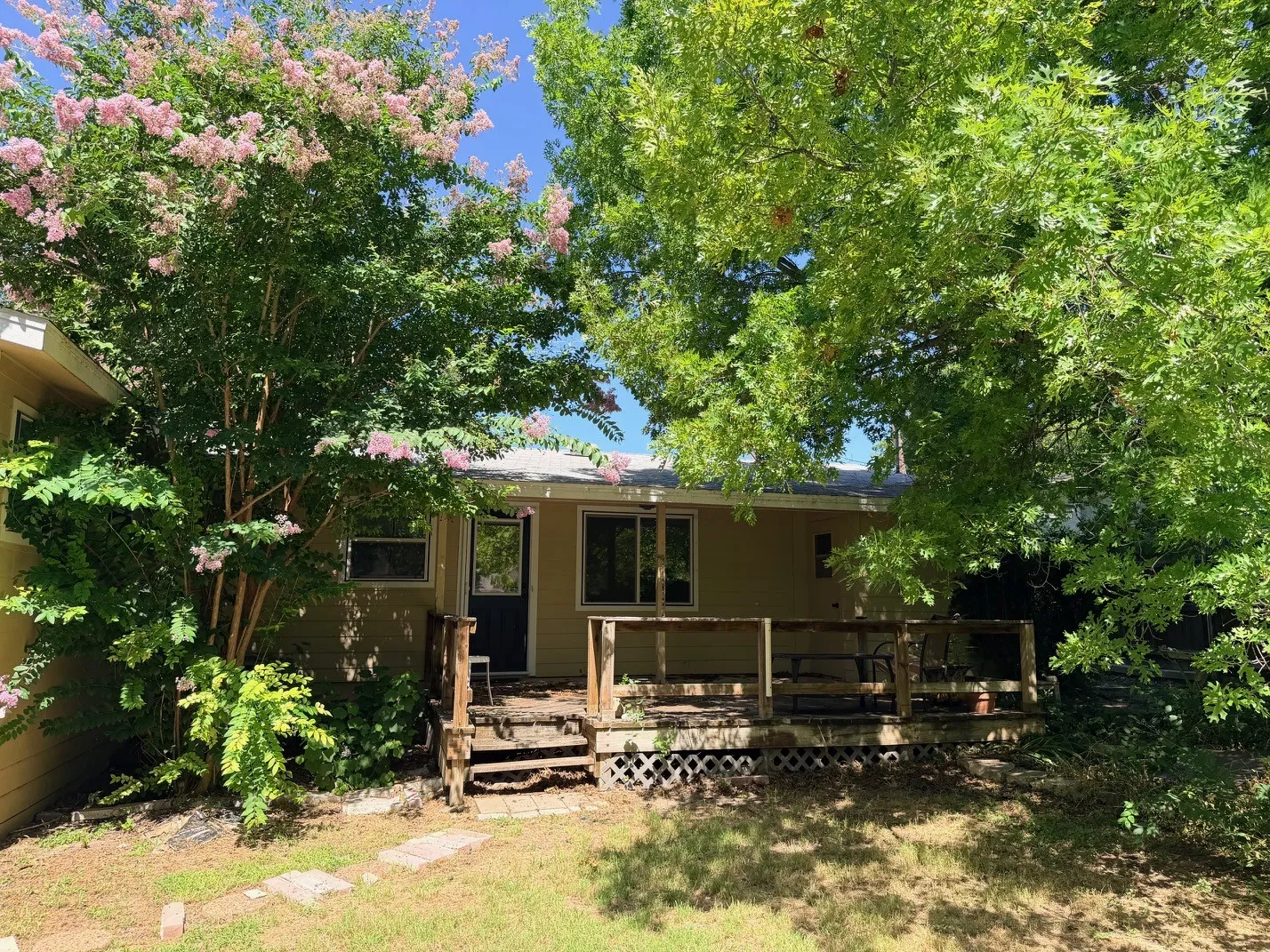 Single Family Residence For Sale in Comanche County , 504 N Elm Street, Comanche, Texas 76442, 2 Bedroom, 2 Bathroom, Garage spaces, 1,248 Sqft, built in 1960, mls#21322223, Real Estate Agent in Comanche, Homes For Sale in Comanche county, Homes For Sale in Comanche, Realtor in Comanche Texas, Real Estate Brokerage Independent Realty Texas, Luminita Cordes Realtor