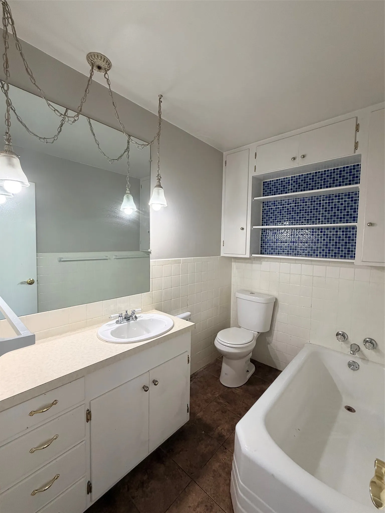 Single Family Residence For Sale in Comanche County , 504 N Elm Street, Comanche, Texas 76442, 2 Bedroom, 2 Bathroom, Garage spaces, 1,248 Sqft, built in 1960, mls#21322223, Real Estate Agent in Comanche, Homes For Sale in Comanche county, Homes For Sale in Comanche, Realtor in Comanche Texas, Real Estate Brokerage Independent Realty Texas, Luminita Cordes Realtor