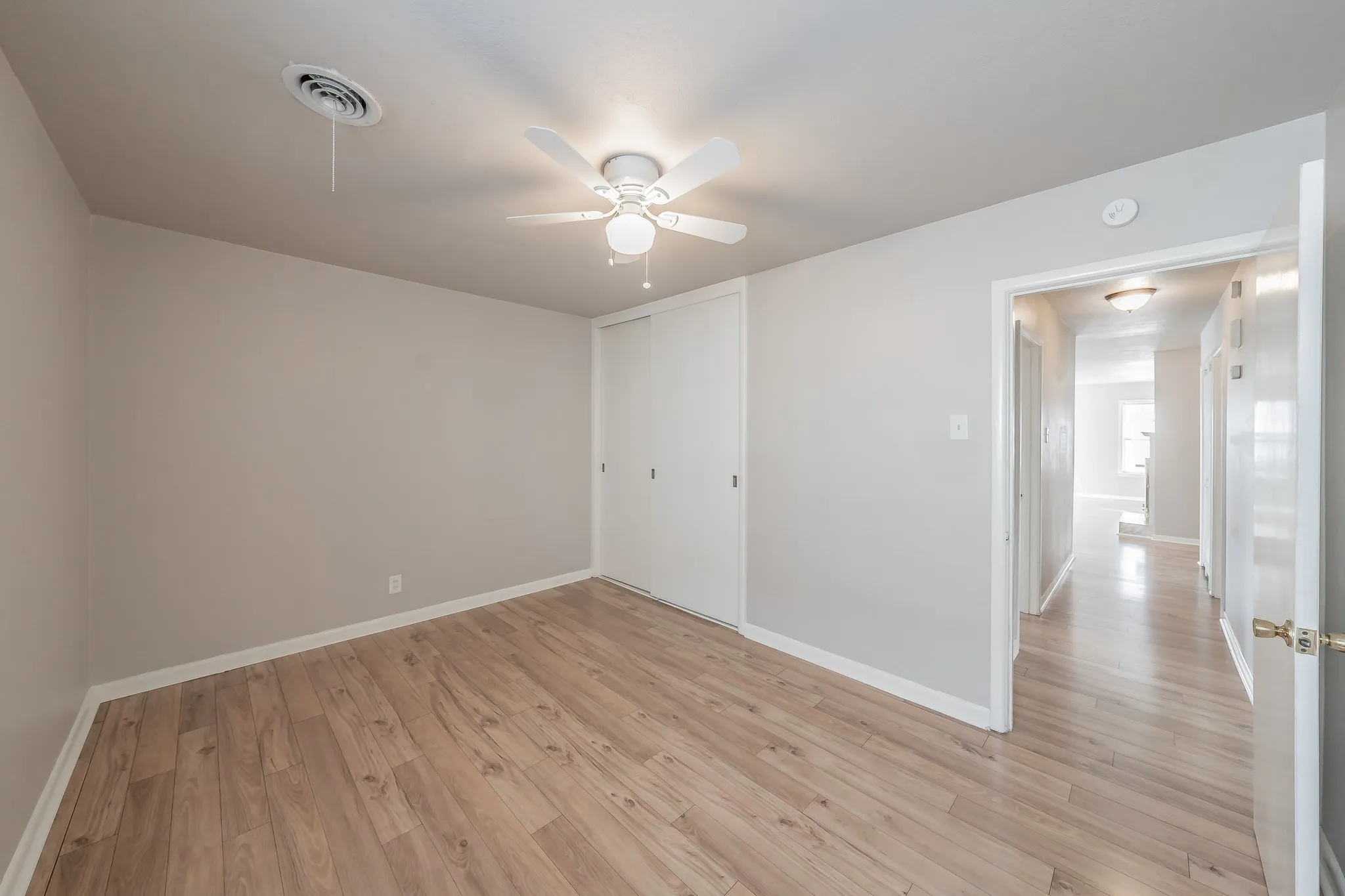 Single Family Residence For Rent in Tarrant County , 5805 Aton Avenue, Westworth Village, Texas 76114, 3 Bedroom, 2 Bathroom, Garage spaces, 1,128 Sqft, built in 1955, mls#21338823, Real Estate Agent in Westworth Village, Homes For Rent in Tarrant county, Homes For Rent in Westworth Village, Realtor in Westworth Village Texas, Real Estate Brokerage Independent Realty Texas, Luminita Cordes Realtor