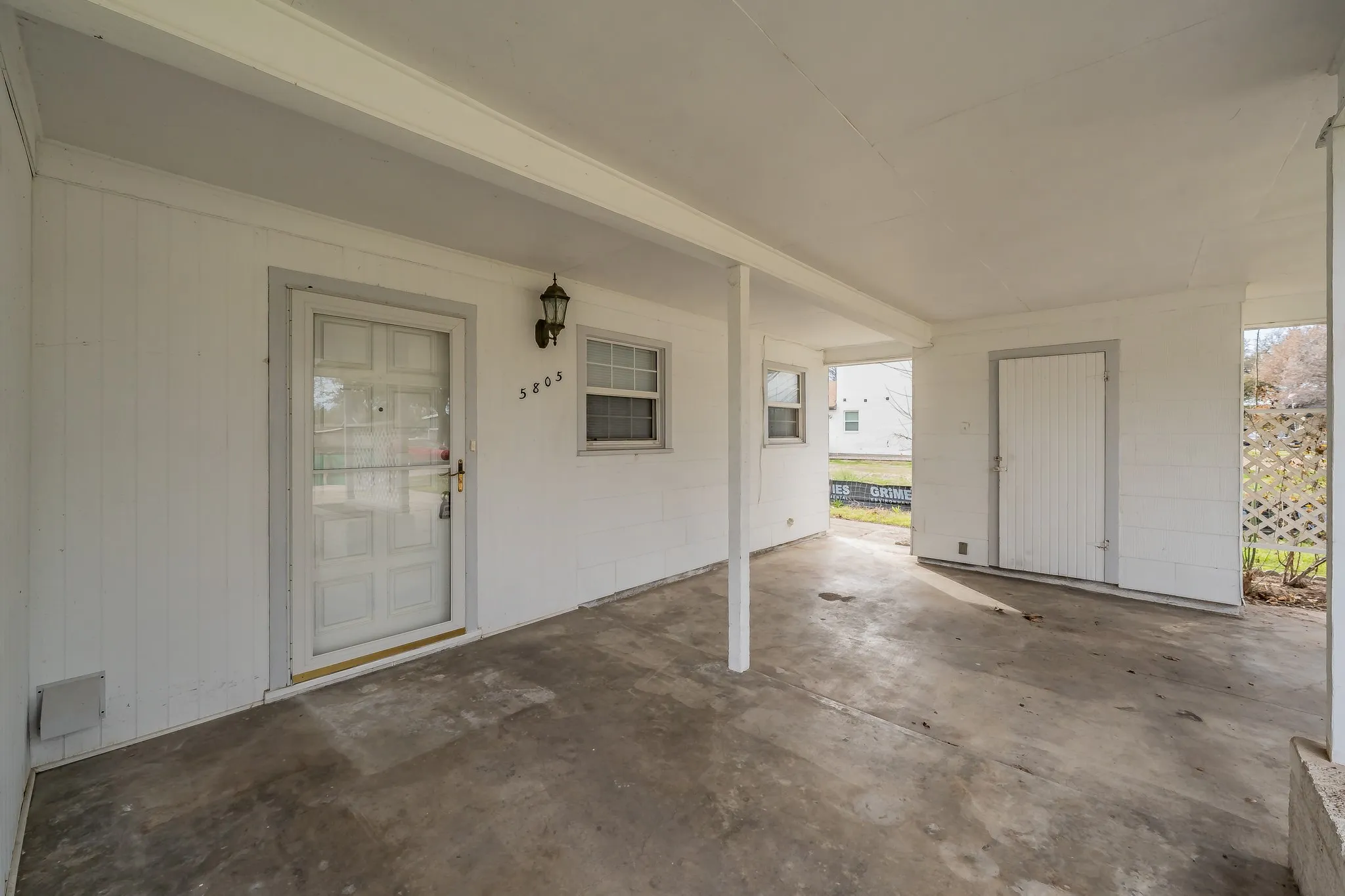 Single Family Residence For Rent in Tarrant County , 5805 Aton Avenue, Westworth Village, Texas 76114, 3 Bedroom, 2 Bathroom, Garage spaces, 1,128 Sqft, built in 1955, mls#21338823, Real Estate Agent in Westworth Village, Homes For Rent in Tarrant county, Homes For Rent in Westworth Village, Realtor in Westworth Village Texas, Real Estate Brokerage Independent Realty Texas, Luminita Cordes Realtor