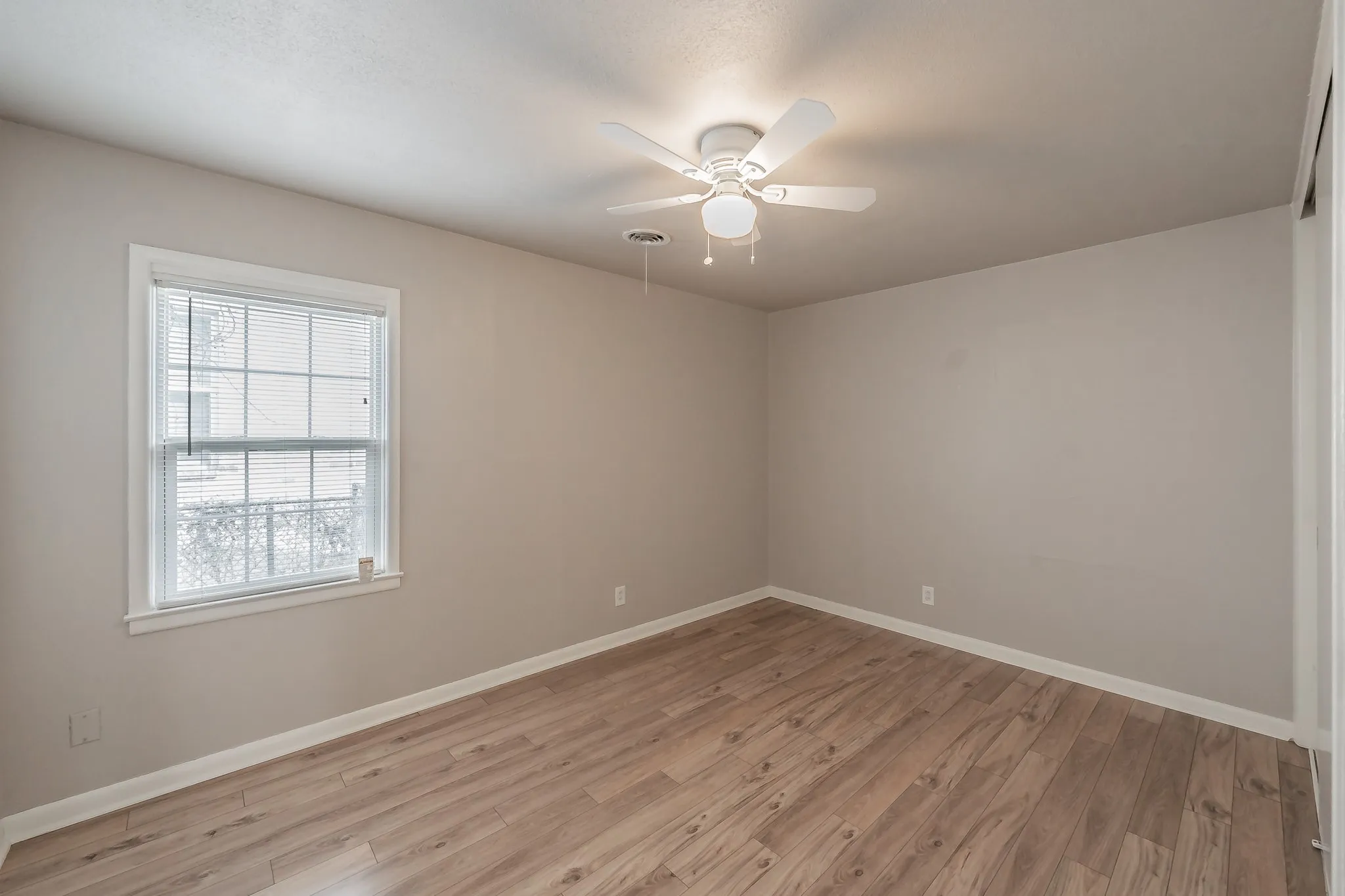 Single Family Residence For Rent in Tarrant County , 5805 Aton Avenue, Westworth Village, Texas 76114, 3 Bedroom, 2 Bathroom, Garage spaces, 1,128 Sqft, built in 1955, mls#21338823, Real Estate Agent in Westworth Village, Homes For Rent in Tarrant county, Homes For Rent in Westworth Village, Realtor in Westworth Village Texas, Real Estate Brokerage Independent Realty Texas, Luminita Cordes Realtor