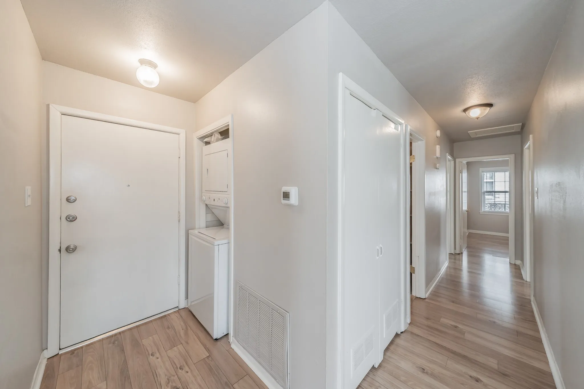 Single Family Residence For Rent in Tarrant County , 5805 Aton Avenue, Westworth Village, Texas 76114, 3 Bedroom, 2 Bathroom, Garage spaces, 1,128 Sqft, built in 1955, mls#21338823, Real Estate Agent in Westworth Village, Homes For Rent in Tarrant county, Homes For Rent in Westworth Village, Realtor in Westworth Village Texas, Real Estate Brokerage Independent Realty Texas, Luminita Cordes Realtor