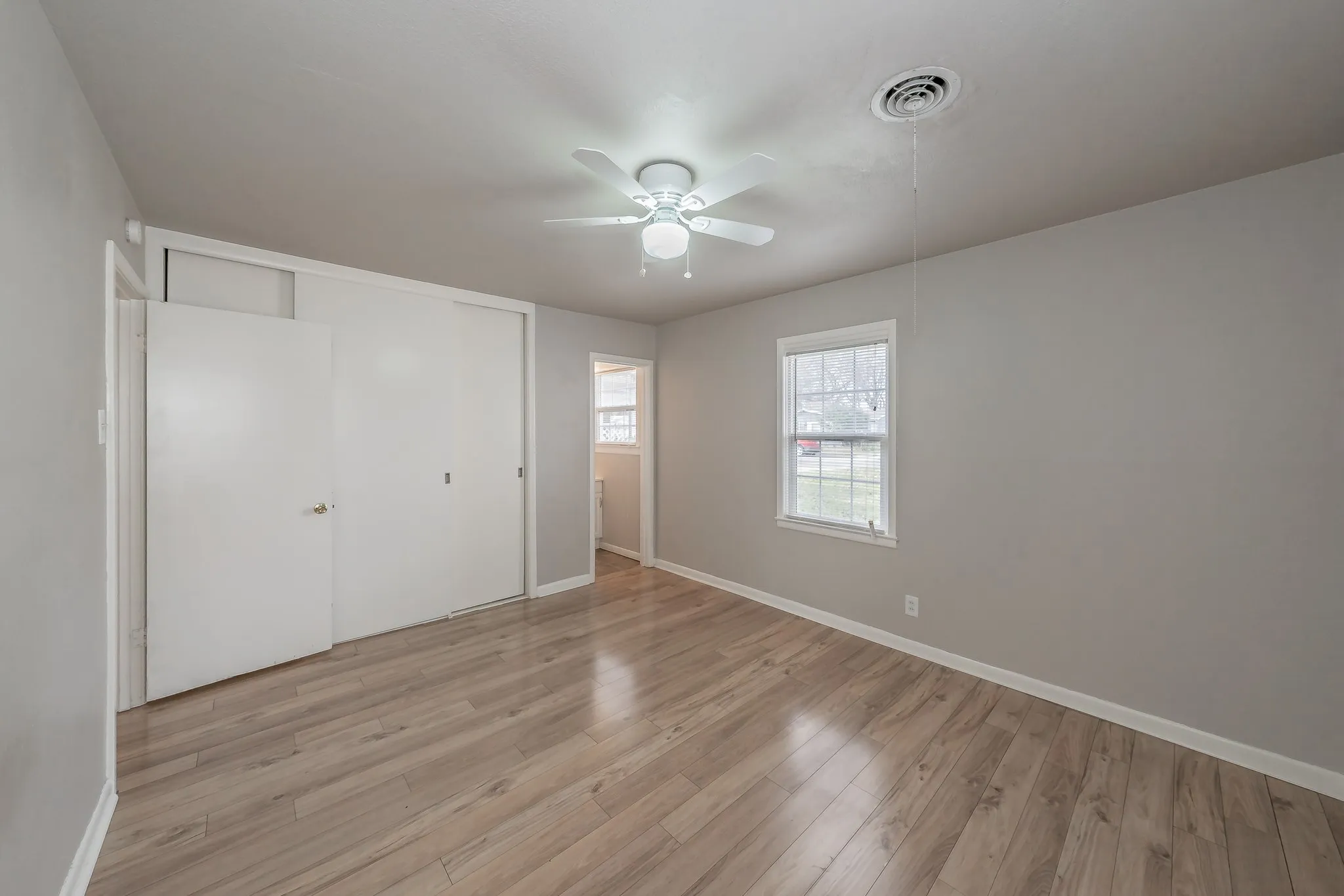 Single Family Residence For Rent in Tarrant County , 5805 Aton Avenue, Westworth Village, Texas 76114, 3 Bedroom, 2 Bathroom, Garage spaces, 1,128 Sqft, built in 1955, mls#21338823, Real Estate Agent in Westworth Village, Homes For Rent in Tarrant county, Homes For Rent in Westworth Village, Realtor in Westworth Village Texas, Real Estate Brokerage Independent Realty Texas, Luminita Cordes Realtor
