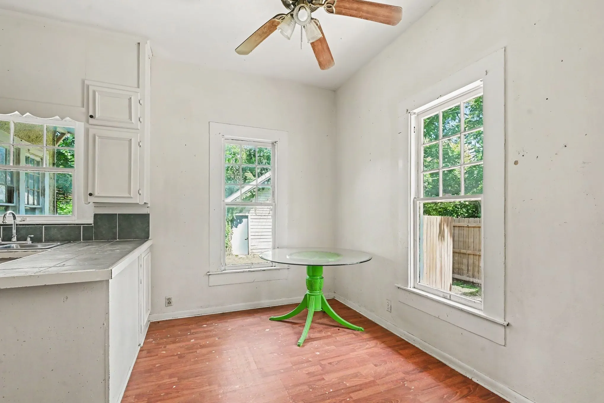 Single Family Residence For Sale in Wise County , 313 S Oak Street, Boyd, Texas 76023, 7 Bedroom, 4 Bathroom, Garage spaces, 3,957 Sqft, built in 1900, mls#21333607, Real Estate Agent in Boyd, Homes For Sale in Wise county, Homes For Sale in Boyd, Realtor in Boyd Texas, Real Estate Brokerage Independent Realty Texas, Luminita Cordes Realtor