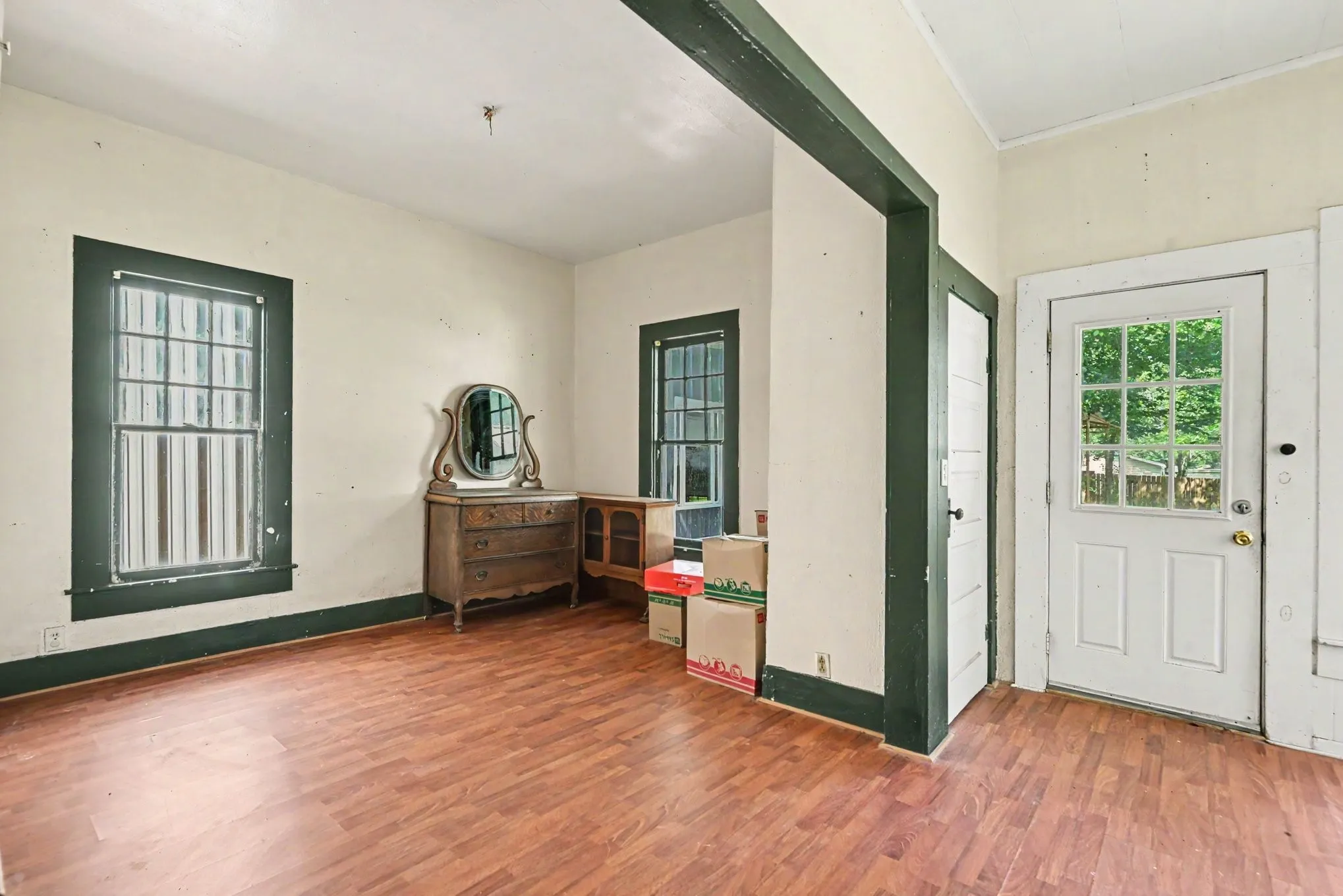 Single Family Residence For Sale in Wise County , 313 S Oak Street, Boyd, Texas 76023, 7 Bedroom, 4 Bathroom, Garage spaces, 3,957 Sqft, built in 1900, mls#21333607, Real Estate Agent in Boyd, Homes For Sale in Wise county, Homes For Sale in Boyd, Realtor in Boyd Texas, Real Estate Brokerage Independent Realty Texas, Luminita Cordes Realtor