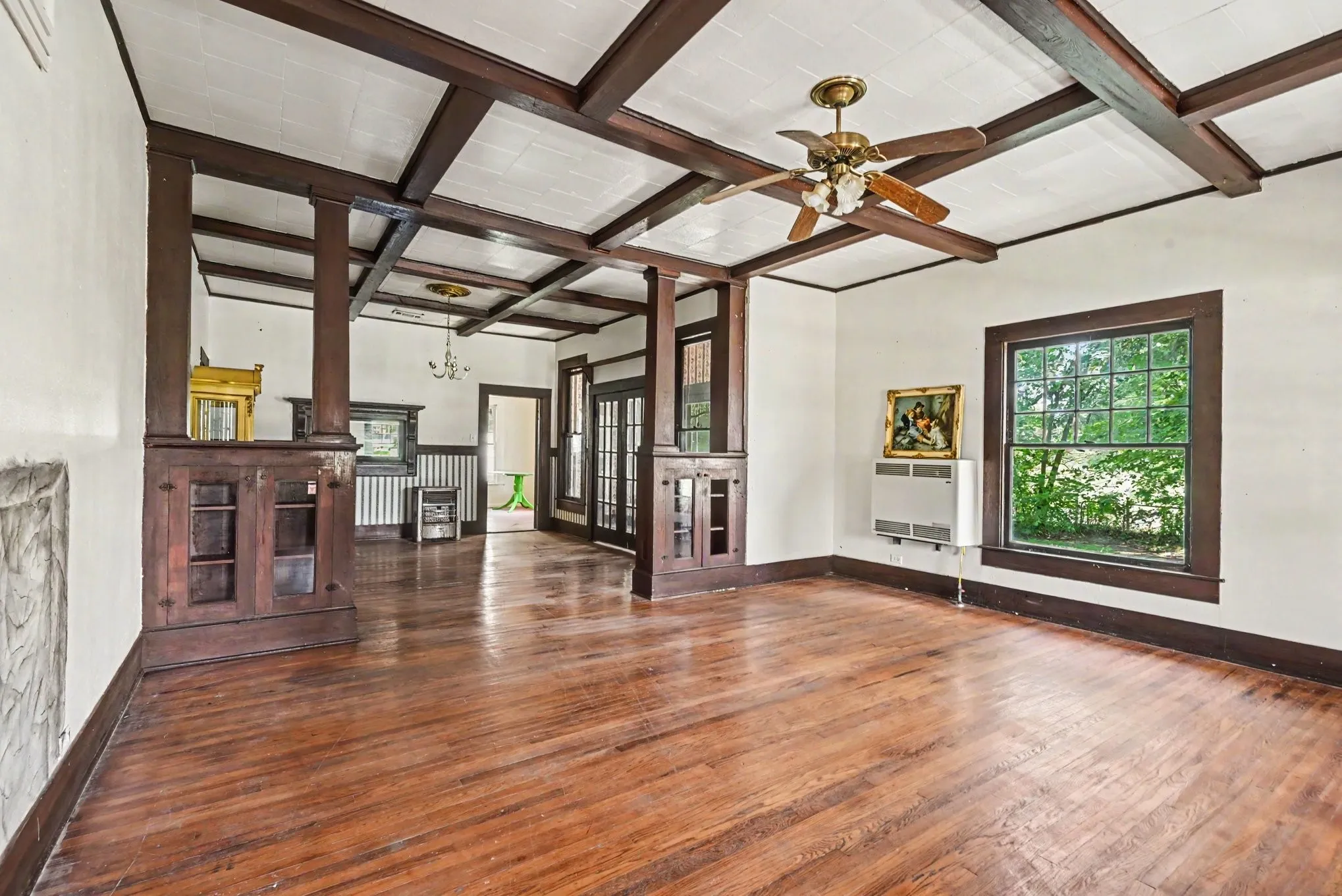 Single Family Residence For Sale in Wise County , 313 S Oak Street, Boyd, Texas 76023, 7 Bedroom, 4 Bathroom, Garage spaces, 3,957 Sqft, built in 1900, mls#21333607, Real Estate Agent in Boyd, Homes For Sale in Wise county, Homes For Sale in Boyd, Realtor in Boyd Texas, Real Estate Brokerage Independent Realty Texas, Luminita Cordes Realtor