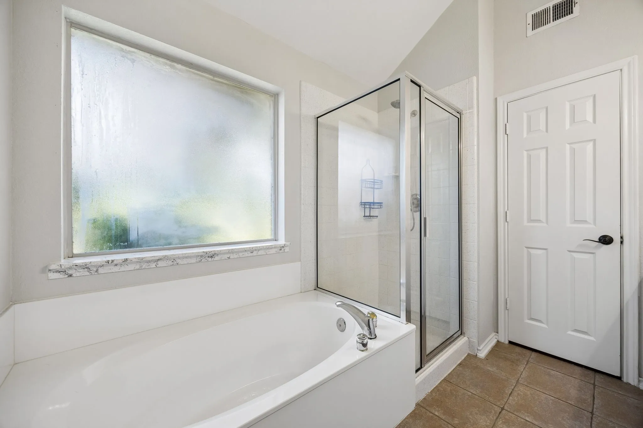 Single Family Residence For Sale in Denton County , 1833 Melton Drive, Carrollton, Texas 75010, 3 Bedroom, 2 Bathroom, 2 Garage spaces, 1,616 Sqft, built in 2001, mls#21338812, Real Estate Agent in Carrollton, Homes For Sale in Denton county, Homes For Sale in Carrollton, Realtor in Carrollton Texas, Real Estate Brokerage Independent Realty Texas, Luminita Cordes Realtor