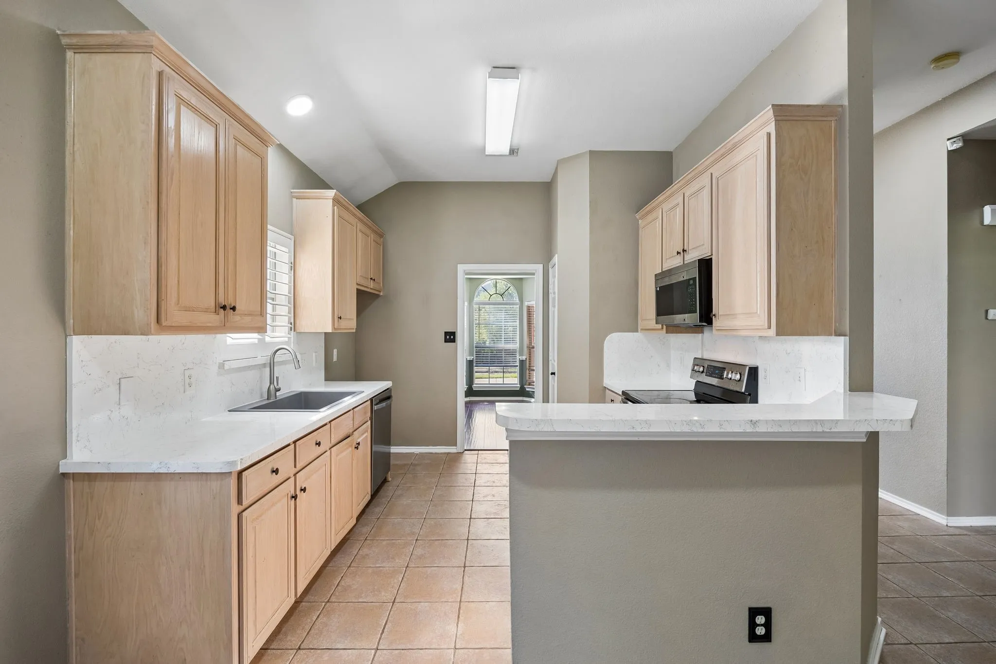 Single Family Residence For Sale in Denton County , 1833 Melton Drive, Carrollton, Texas 75010, 3 Bedroom, 2 Bathroom, 2 Garage spaces, 1,616 Sqft, built in 2001, mls#21338812, Real Estate Agent in Carrollton, Homes For Sale in Denton county, Homes For Sale in Carrollton, Realtor in Carrollton Texas, Real Estate Brokerage Independent Realty Texas, Luminita Cordes Realtor