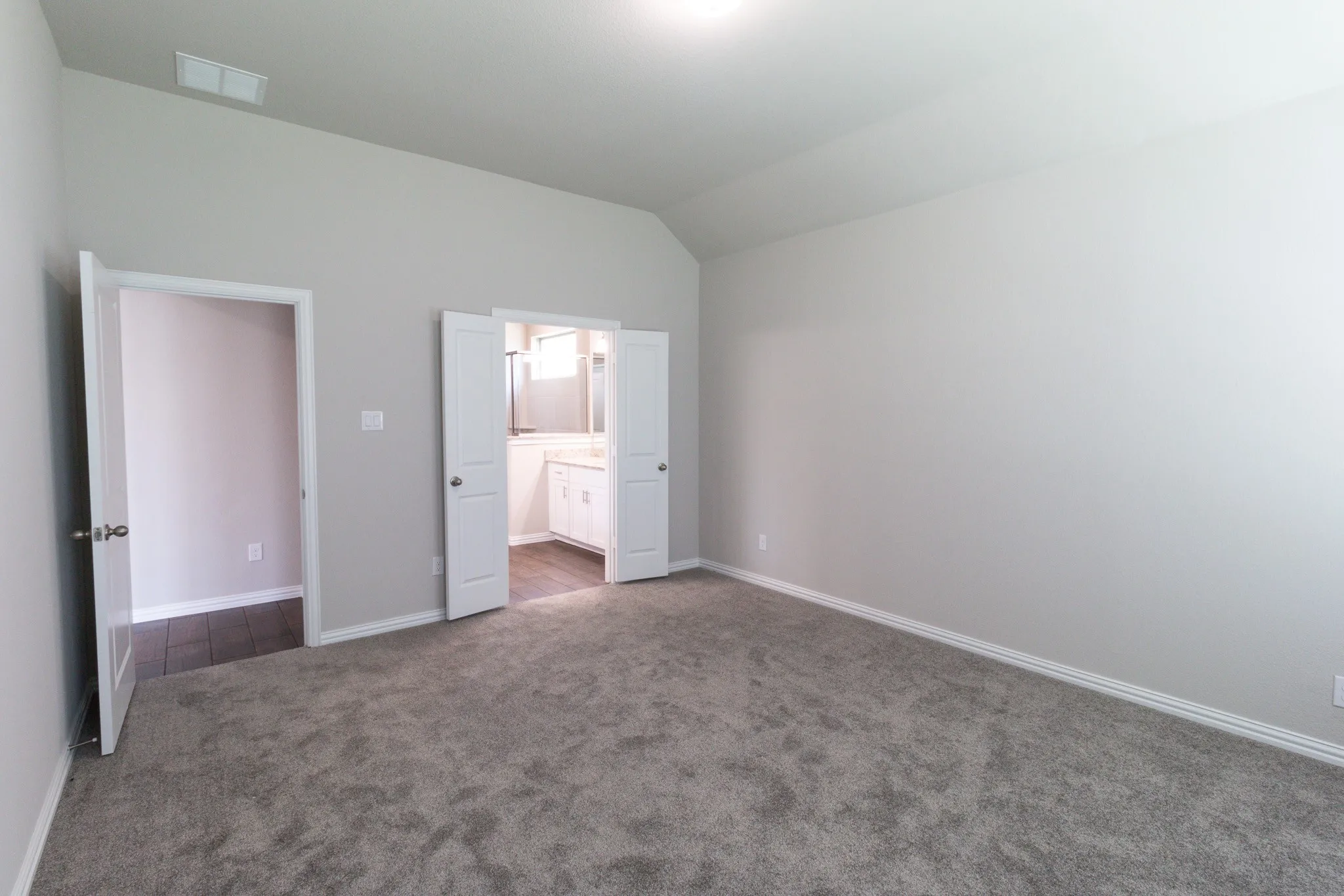 Single Family Residence For Rent in Denton County , 507 Reatta Drive, Justin, Texas 76247, 4 Bedroom, 3 Bathroom, 3 Garage spaces, 2,759 Sqft, built in 2023, mls#21338842, Real Estate Agent in Justin, Homes For Rent in Denton county, Homes For Rent in Justin, Realtor in Justin Texas, Real Estate Brokerage Independent Realty Texas, Luminita Cordes Realtor