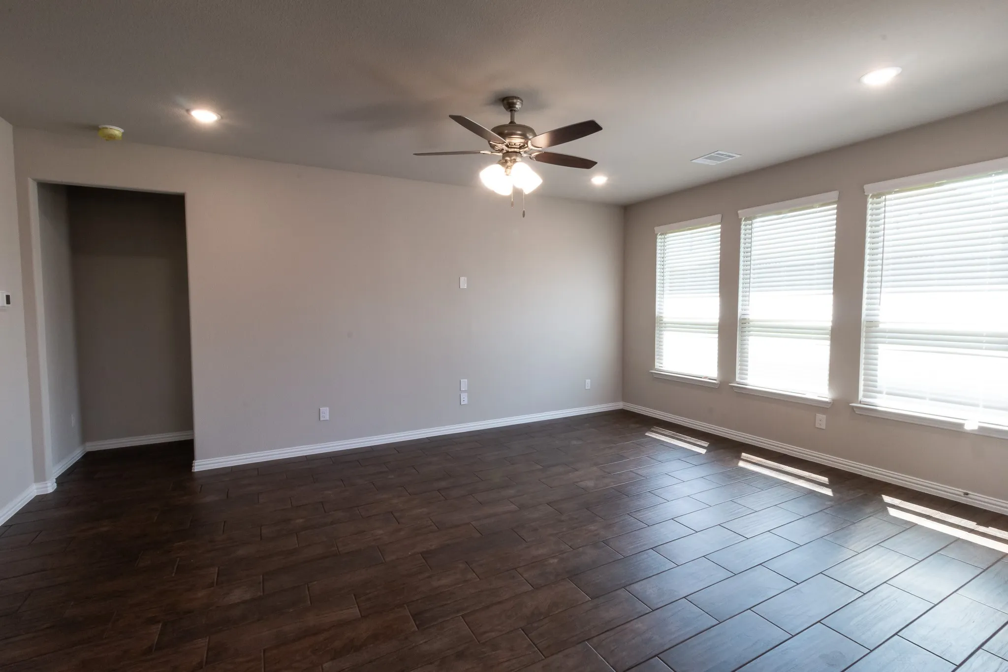 Single Family Residence For Rent in Denton County , 507 Reatta Drive, Justin, Texas 76247, 4 Bedroom, 3 Bathroom, 3 Garage spaces, 2,759 Sqft, built in 2023, mls#21338842, Real Estate Agent in Justin, Homes For Rent in Denton county, Homes For Rent in Justin, Realtor in Justin Texas, Real Estate Brokerage Independent Realty Texas, Luminita Cordes Realtor