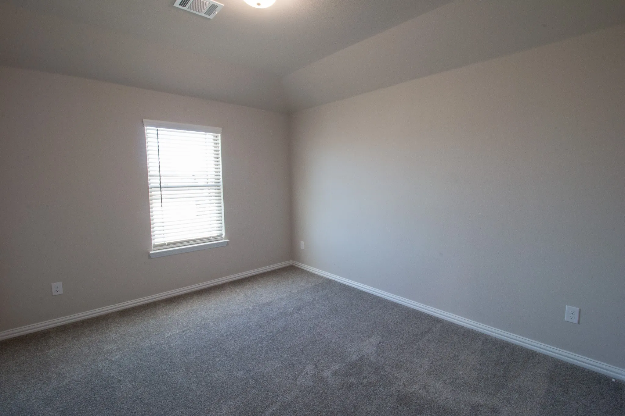 Single Family Residence For Rent in Denton County , 507 Reatta Drive, Justin, Texas 76247, 4 Bedroom, 3 Bathroom, 3 Garage spaces, 2,759 Sqft, built in 2023, mls#21338842, Real Estate Agent in Justin, Homes For Rent in Denton county, Homes For Rent in Justin, Realtor in Justin Texas, Real Estate Brokerage Independent Realty Texas, Luminita Cordes Realtor