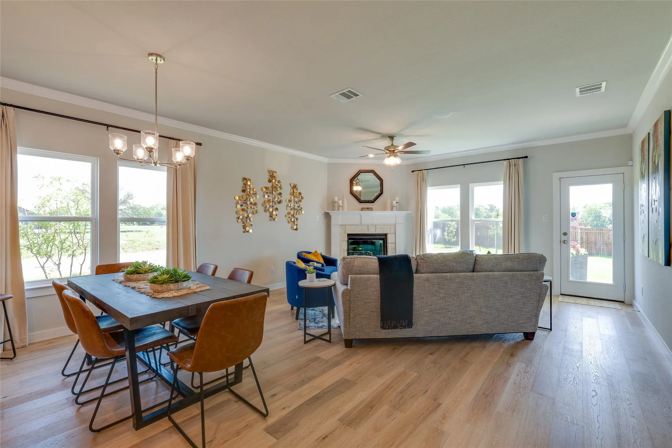 Single Family Residence For Sale in Grayson County , 625 Kyle Drive, Tioga, Texas 76271, 4 Bedroom, 3 Bathroom, 3 Garage spaces, 2,153 Sqft, built in 2022, mls#21337013, Real Estate Agent in Tioga, Homes For Sale in Grayson county, Homes For Sale in Tioga, Realtor in Tioga Texas, Real Estate Brokerage Independent Realty Texas, Luminita Cordes Realtor
