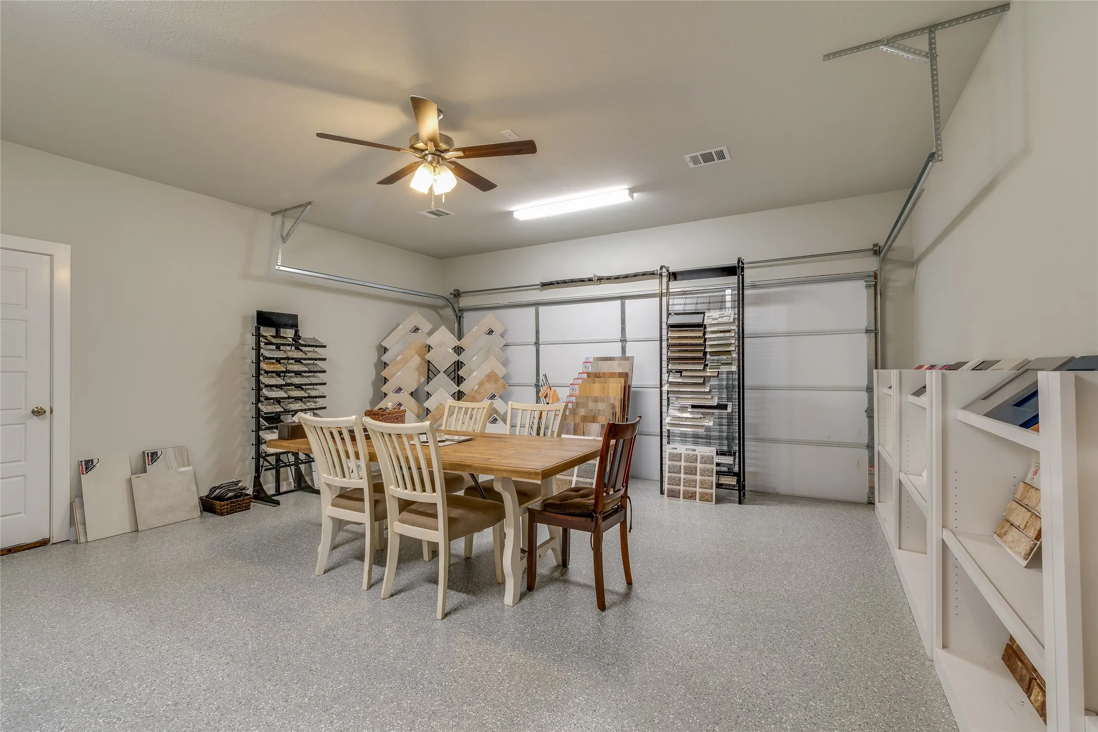 Single Family Residence For Sale in Grayson County , 625 Kyle Drive, Tioga, Texas 76271, 4 Bedroom, 3 Bathroom, 3 Garage spaces, 2,153 Sqft, built in 2022, mls#21337013, Real Estate Agent in Tioga, Homes For Sale in Grayson county, Homes For Sale in Tioga, Realtor in Tioga Texas, Real Estate Brokerage Independent Realty Texas, Luminita Cordes Realtor