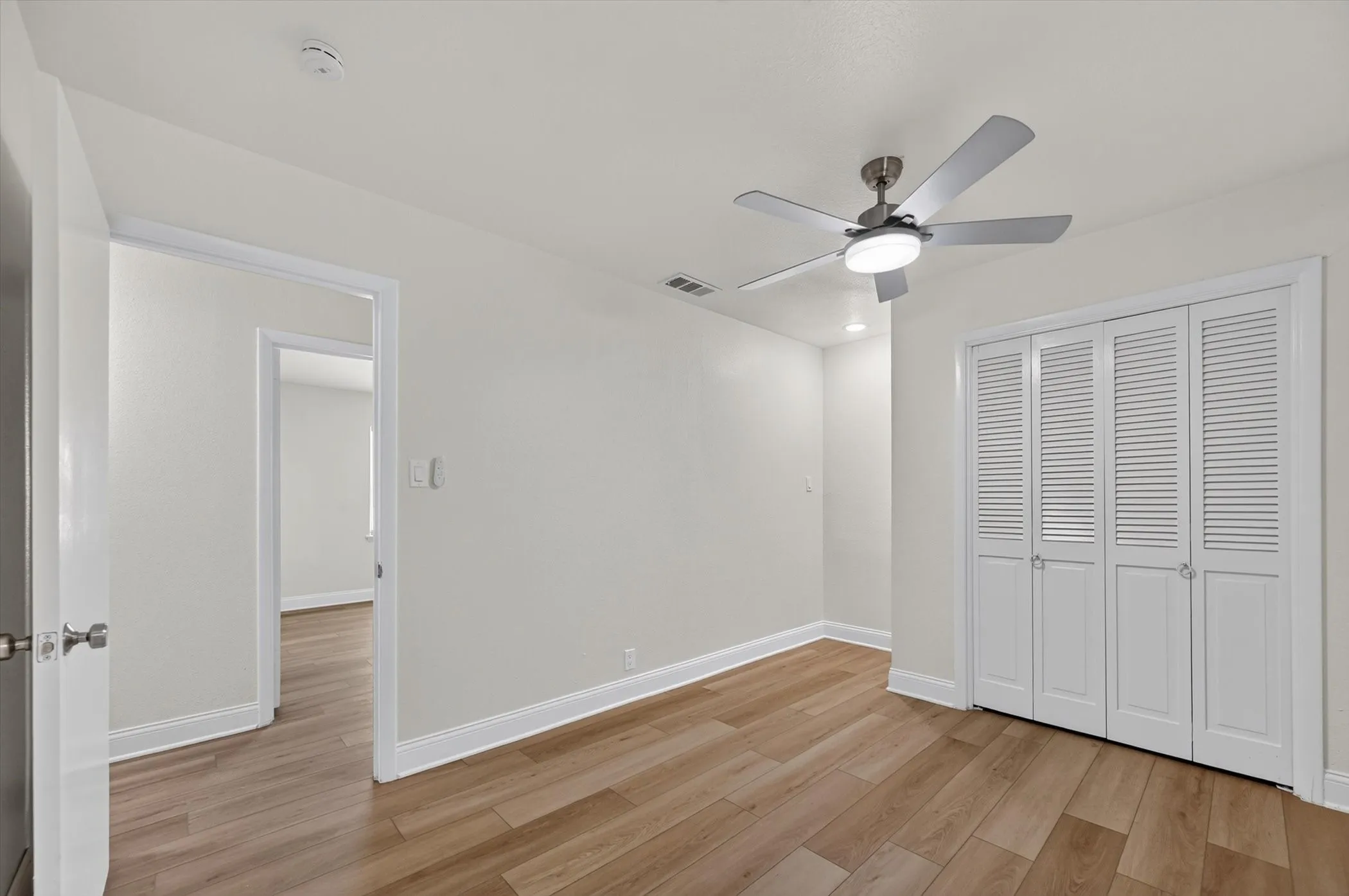 Single Family Residence For Sale in Collin County , 425 N Hamilton Street, Farmersville, Texas 75442, 3 Bedroom, 2 Bathroom, 2 Garage spaces, 1,374 Sqft, built in 1971, mls#21338655, Real Estate Agent in Farmersville, Homes For Sale in Collin county, Homes For Sale in Farmersville, Realtor in Farmersville Texas, Real Estate Brokerage Independent Realty Texas, Luminita Cordes Realtor