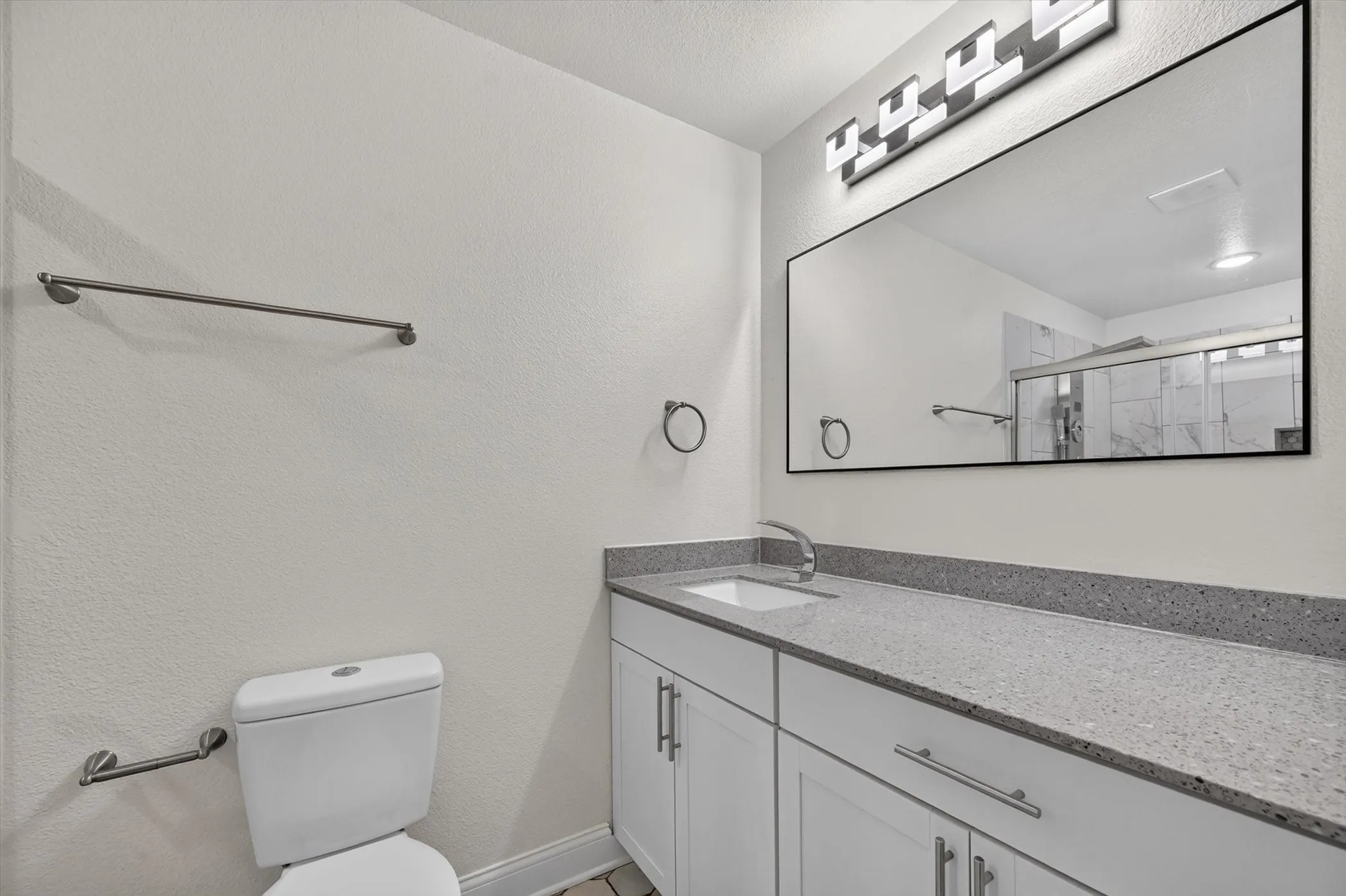 Single Family Residence For Sale in Collin County , 425 N Hamilton Street, Farmersville, Texas 75442, 3 Bedroom, 2 Bathroom, 2 Garage spaces, 1,374 Sqft, built in 1971, mls#21338655, Real Estate Agent in Farmersville, Homes For Sale in Collin county, Homes For Sale in Farmersville, Realtor in Farmersville Texas, Real Estate Brokerage Independent Realty Texas, Luminita Cordes Realtor