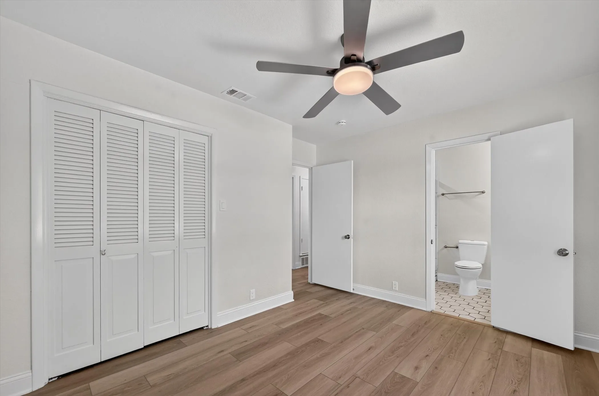 Single Family Residence For Sale in Collin County , 425 N Hamilton Street, Farmersville, Texas 75442, 3 Bedroom, 2 Bathroom, 2 Garage spaces, 1,374 Sqft, built in 1971, mls#21338655, Real Estate Agent in Farmersville, Homes For Sale in Collin county, Homes For Sale in Farmersville, Realtor in Farmersville Texas, Real Estate Brokerage Independent Realty Texas, Luminita Cordes Realtor
