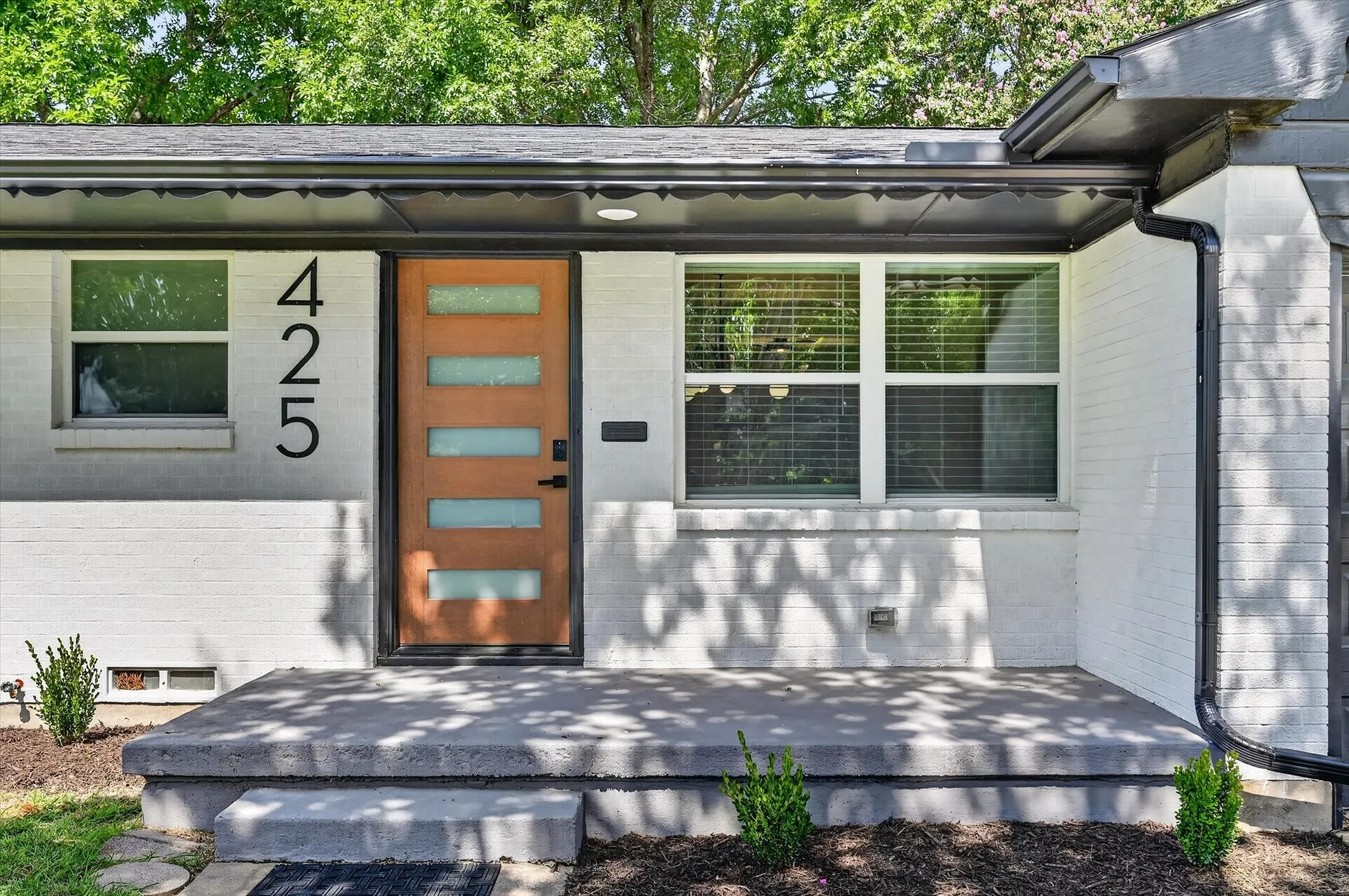 Single Family Residence For Sale in Collin County , 425 N Hamilton Street, Farmersville, Texas 75442, 3 Bedroom, 2 Bathroom, 2 Garage spaces, 1,374 Sqft, built in 1971, mls#21338655, Real Estate Agent in Farmersville, Homes For Sale in Collin county, Homes For Sale in Farmersville, Realtor in Farmersville Texas, Real Estate Brokerage Independent Realty Texas, Luminita Cordes Realtor