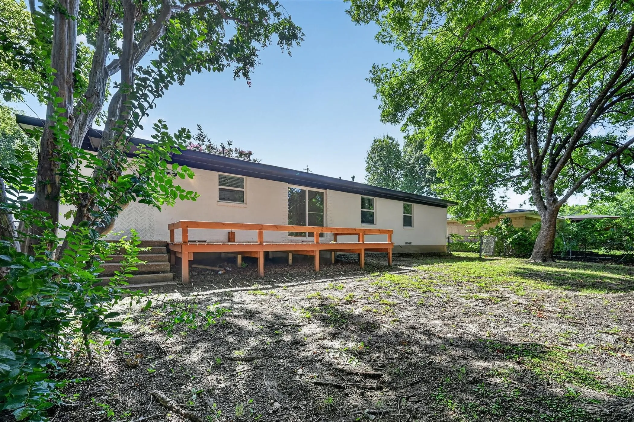 Single Family Residence For Sale in Collin County , 425 N Hamilton Street, Farmersville, Texas 75442, 3 Bedroom, 2 Bathroom, 2 Garage spaces, 1,374 Sqft, built in 1971, mls#21338655, Real Estate Agent in Farmersville, Homes For Sale in Collin county, Homes For Sale in Farmersville, Realtor in Farmersville Texas, Real Estate Brokerage Independent Realty Texas, Luminita Cordes Realtor