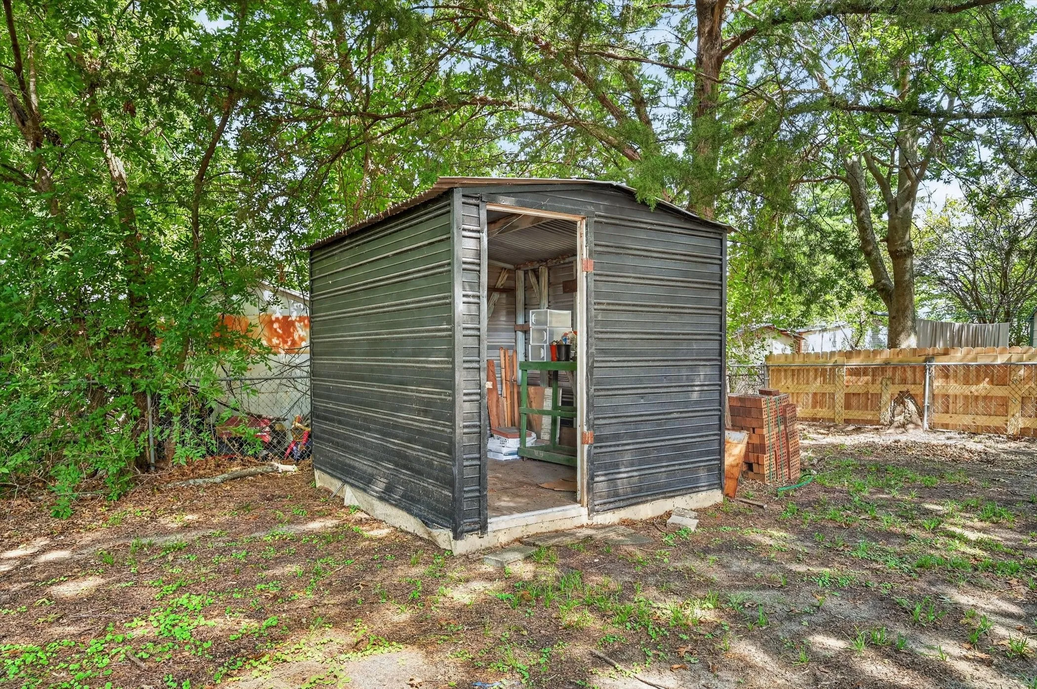 Single Family Residence For Sale in Collin County , 425 N Hamilton Street, Farmersville, Texas 75442, 3 Bedroom, 2 Bathroom, 2 Garage spaces, 1,374 Sqft, built in 1971, mls#21338655, Real Estate Agent in Farmersville, Homes For Sale in Collin county, Homes For Sale in Farmersville, Realtor in Farmersville Texas, Real Estate Brokerage Independent Realty Texas, Luminita Cordes Realtor