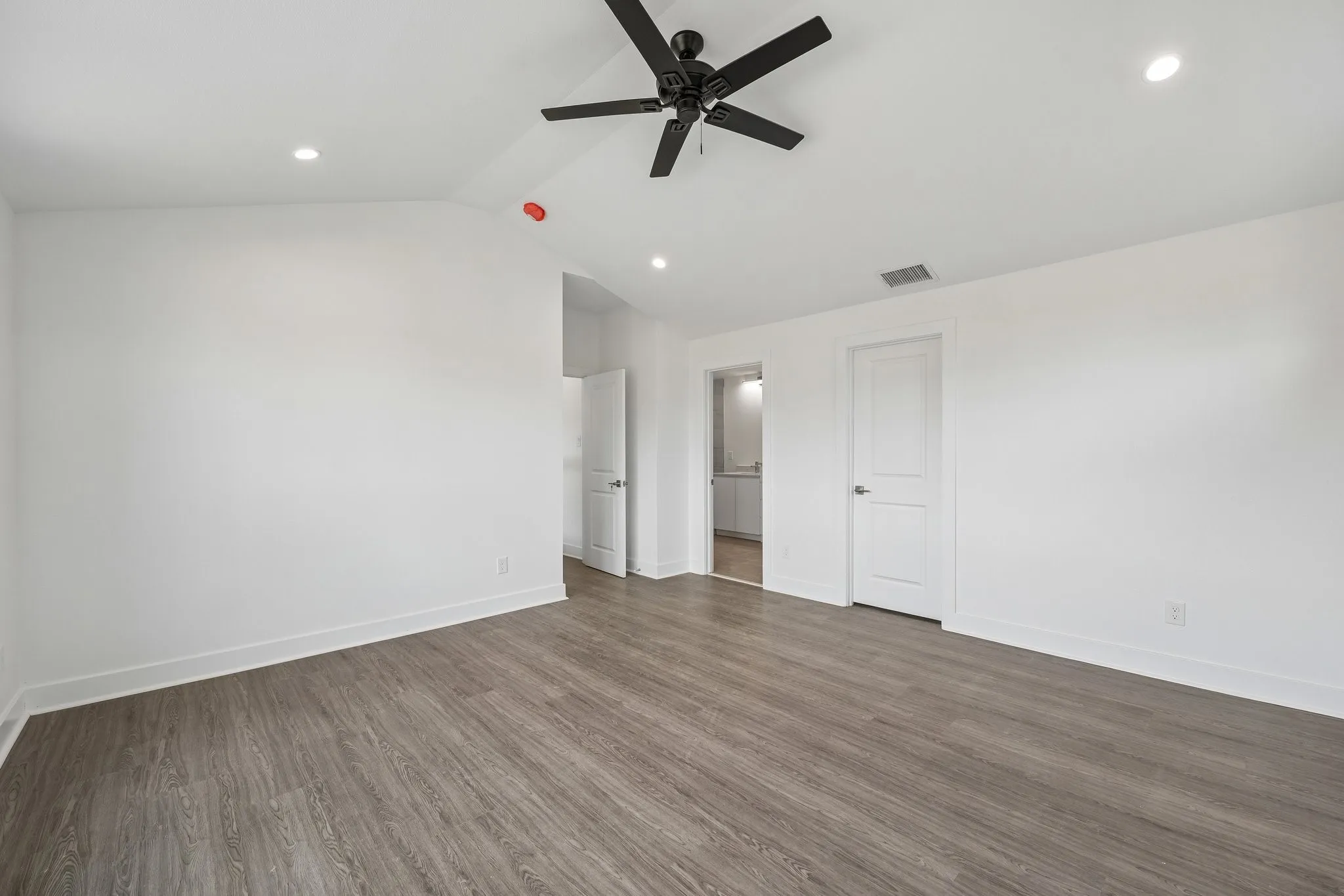 Single Family Residence For Sale in Dallas County , 3769 Wenatche Drive, Dallas, Texas 75233, 4 Bedroom, 5 Bathroom, 3 Garage spaces, 2,935 Sqft, built in 2026, mls#21336536, Real Estate Agent in Dallas, Homes For Sale in Dallas county, Homes For Sale in Dallas, Realtor in Dallas Texas, Real Estate Brokerage Independent Realty Texas, Luminita Cordes Realtor