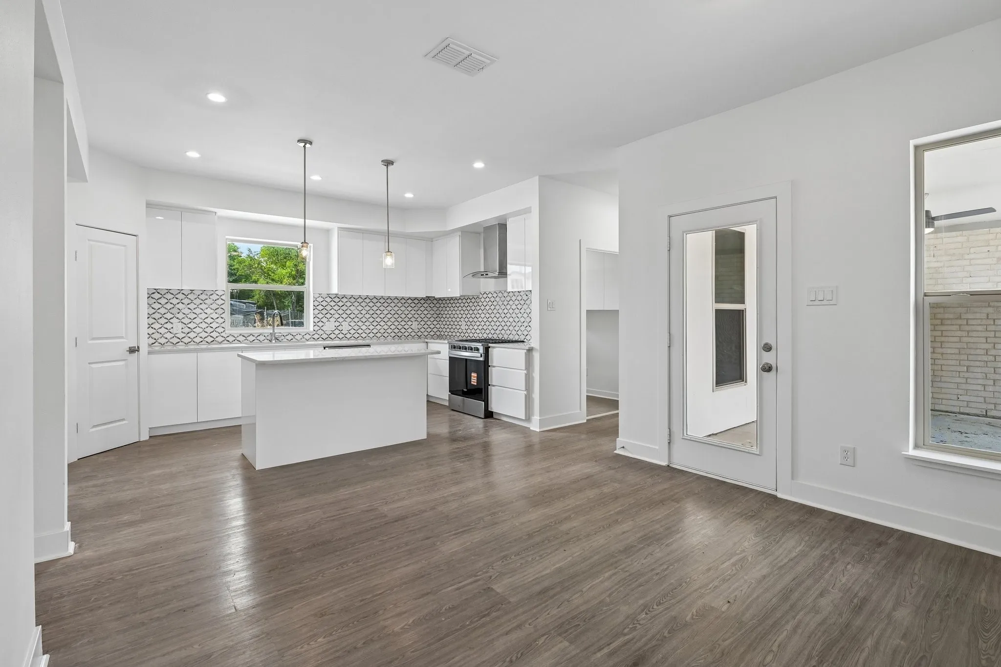 Single Family Residence For Sale in Dallas County , 3769 Wenatche Drive, Dallas, Texas 75233, 4 Bedroom, 5 Bathroom, 3 Garage spaces, 2,935 Sqft, built in 2026, mls#21336536, Real Estate Agent in Dallas, Homes For Sale in Dallas county, Homes For Sale in Dallas, Realtor in Dallas Texas, Real Estate Brokerage Independent Realty Texas, Luminita Cordes Realtor