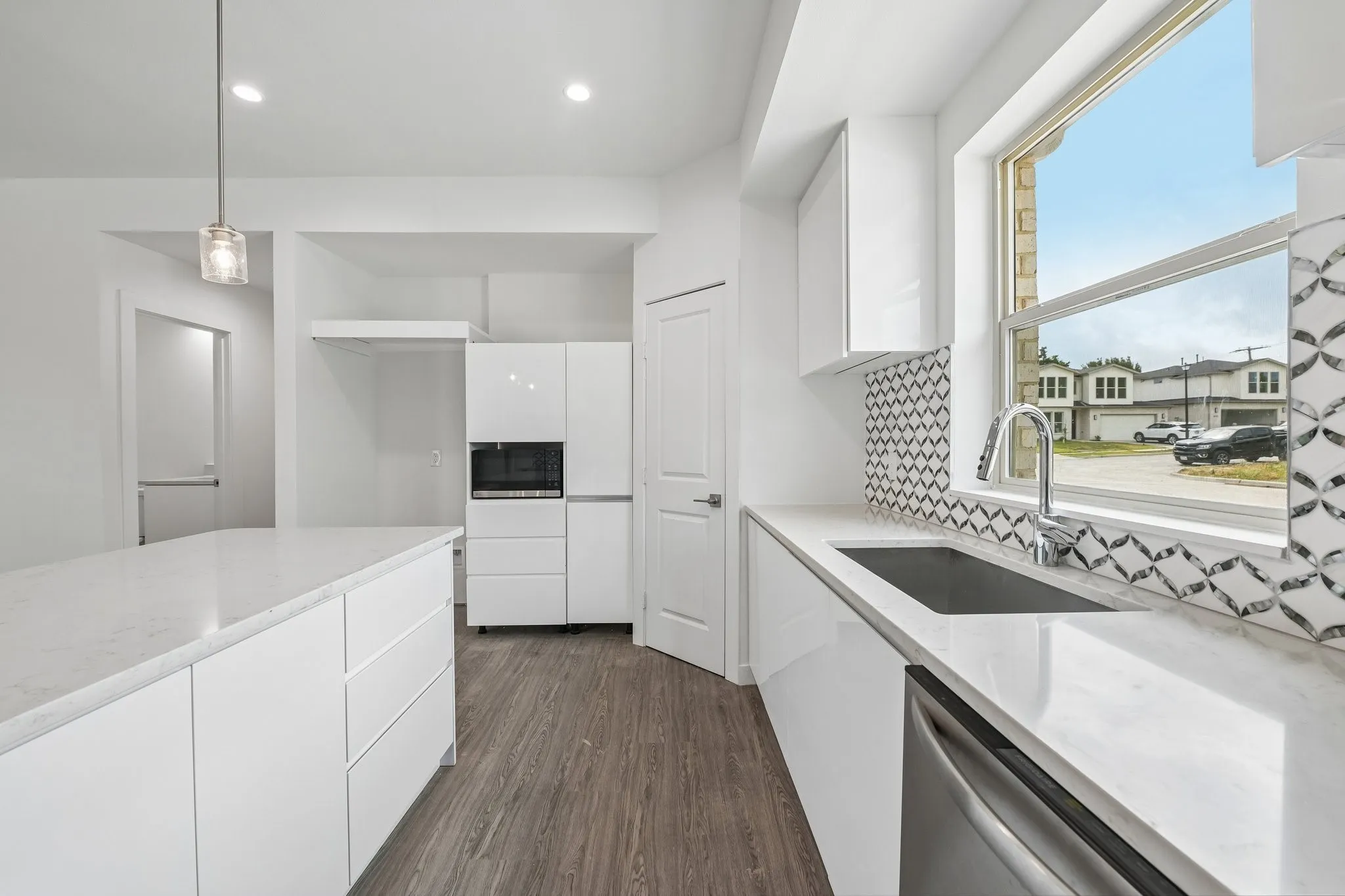 Single Family Residence For Sale in Dallas County , 3769 Wenatche Drive, Dallas, Texas 75233, 4 Bedroom, 5 Bathroom, 3 Garage spaces, 2,935 Sqft, built in 2026, mls#21336536, Real Estate Agent in Dallas, Homes For Sale in Dallas county, Homes For Sale in Dallas, Realtor in Dallas Texas, Real Estate Brokerage Independent Realty Texas, Luminita Cordes Realtor