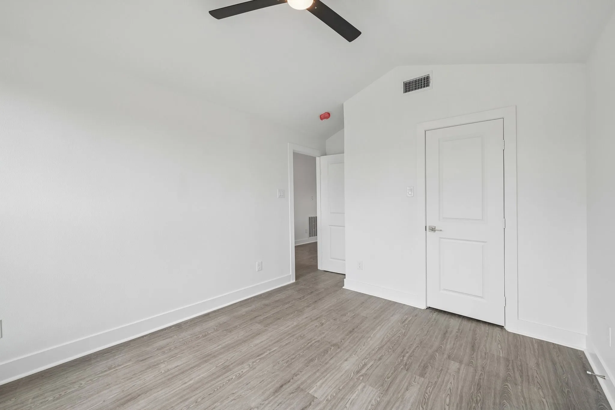 Single Family Residence For Sale in Dallas County , 3769 Wenatche Drive, Dallas, Texas 75233, 4 Bedroom, 5 Bathroom, 3 Garage spaces, 2,935 Sqft, built in 2026, mls#21336536, Real Estate Agent in Dallas, Homes For Sale in Dallas county, Homes For Sale in Dallas, Realtor in Dallas Texas, Real Estate Brokerage Independent Realty Texas, Luminita Cordes Realtor