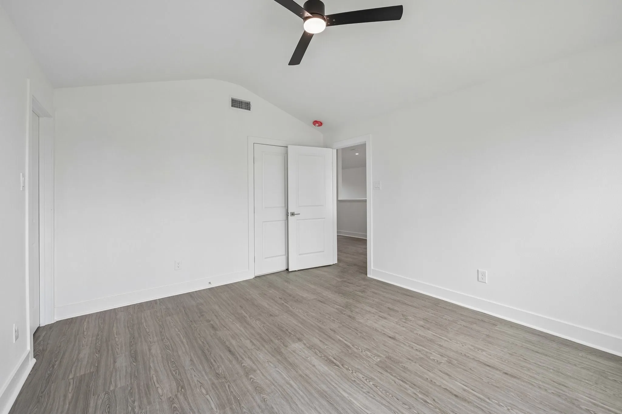 Single Family Residence For Sale in Dallas County , 3769 Wenatche Drive, Dallas, Texas 75233, 4 Bedroom, 5 Bathroom, 3 Garage spaces, 2,935 Sqft, built in 2026, mls#21336536, Real Estate Agent in Dallas, Homes For Sale in Dallas county, Homes For Sale in Dallas, Realtor in Dallas Texas, Real Estate Brokerage Independent Realty Texas, Luminita Cordes Realtor