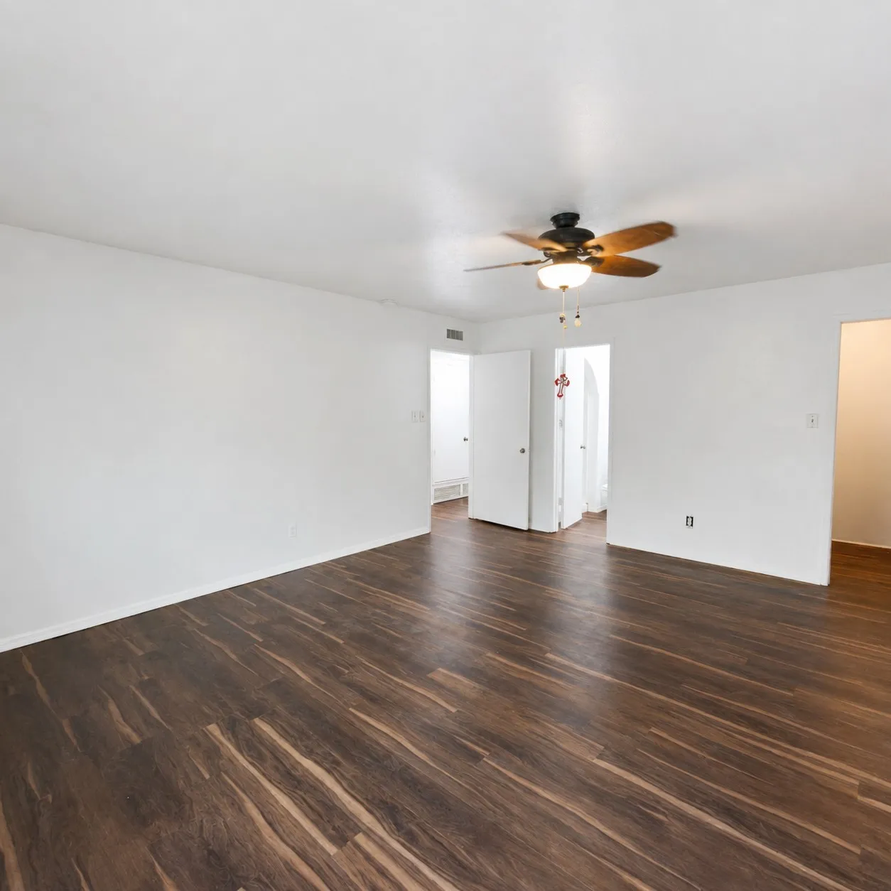 Single Family Residence For Sale in Tarrant County , 6703 Forestview Drive, Arlington, Texas 76016, 4 Bedroom, 3 Bathroom, 2 Garage spaces, 2,211 Sqft, built in 1979, mls#21325238, Real Estate Agent in Arlington, Homes For Sale in Tarrant county, Homes For Sale in Arlington, Realtor in Arlington Texas, Real Estate Brokerage Independent Realty Texas, Luminita Cordes Realtor