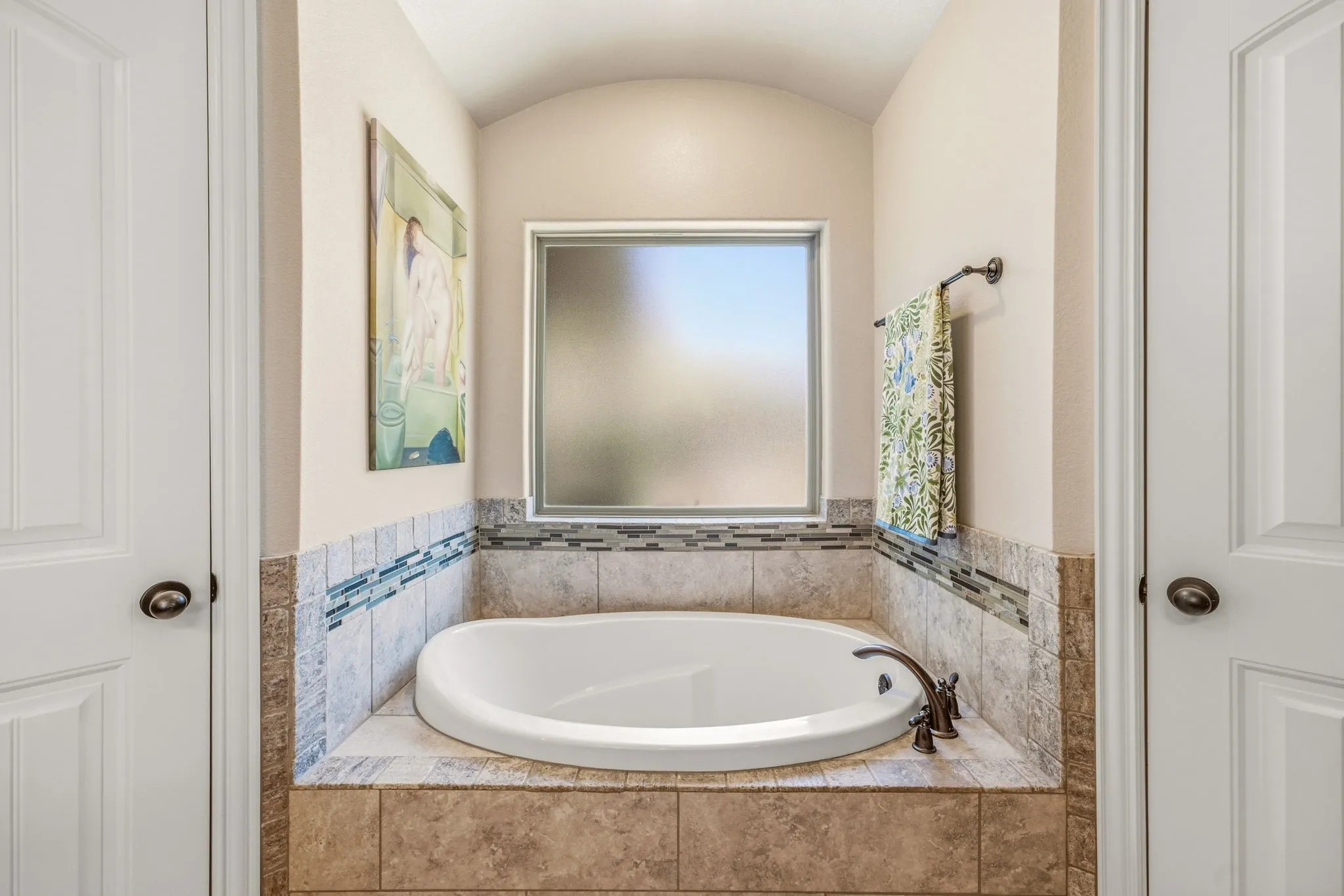 Single Family Residence For Sale in Hood County , 3209 Main Street, Granbury, Texas 76049, 3 Bedroom, 2 Bathroom, 2 Garage spaces, 1,492 Sqft, built in 2017, mls#21338235, Real Estate Agent in Granbury, Homes For Sale in Hood county, Homes For Sale in Granbury, Realtor in Granbury Texas, Real Estate Brokerage Independent Realty Texas, Luminita Cordes Realtor