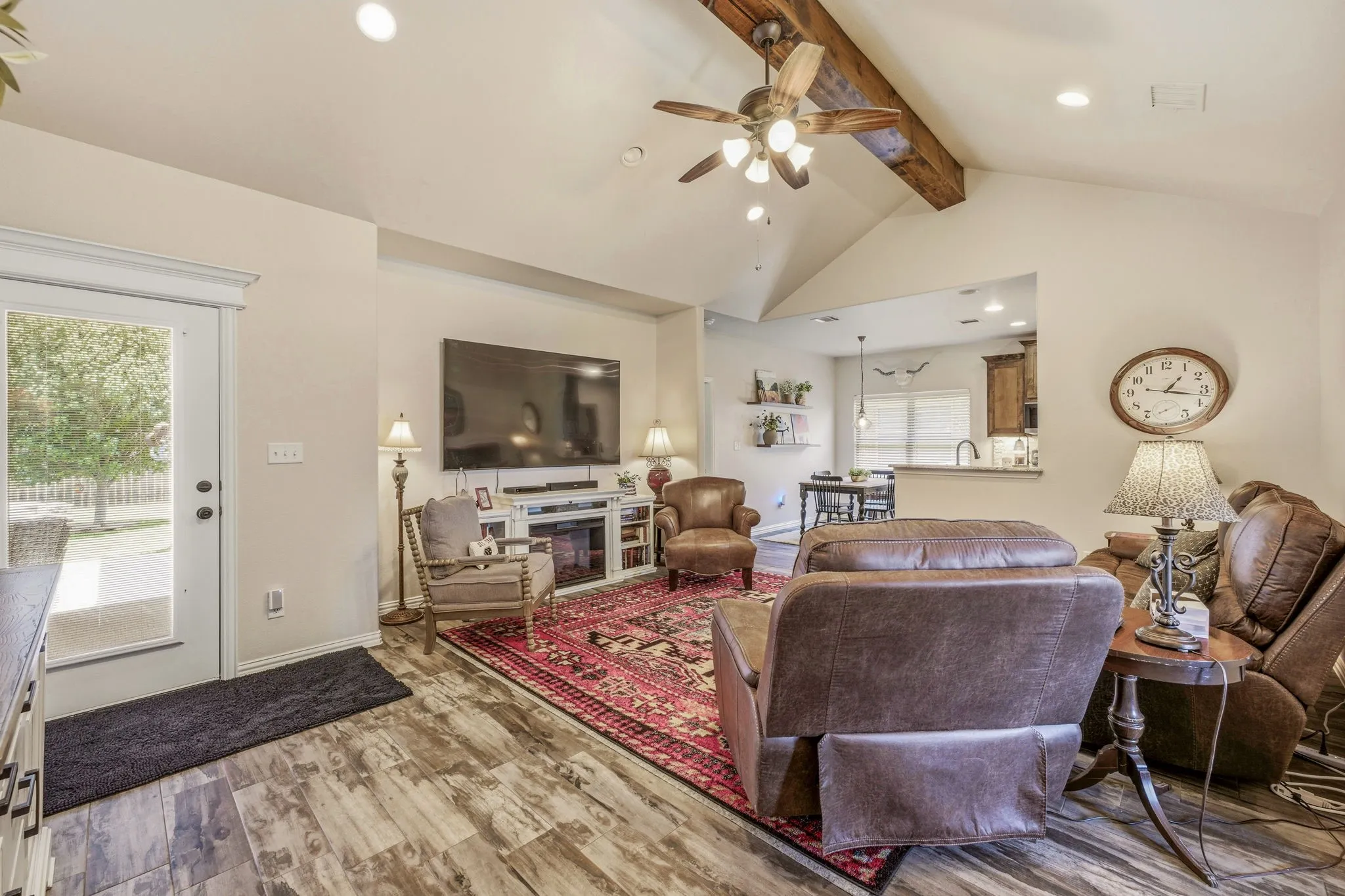 Single Family Residence For Sale in Hood County , 3209 Main Street, Granbury, Texas 76049, 3 Bedroom, 2 Bathroom, 2 Garage spaces, 1,492 Sqft, built in 2017, mls#21338235, Real Estate Agent in Granbury, Homes For Sale in Hood county, Homes For Sale in Granbury, Realtor in Granbury Texas, Real Estate Brokerage Independent Realty Texas, Luminita Cordes Realtor