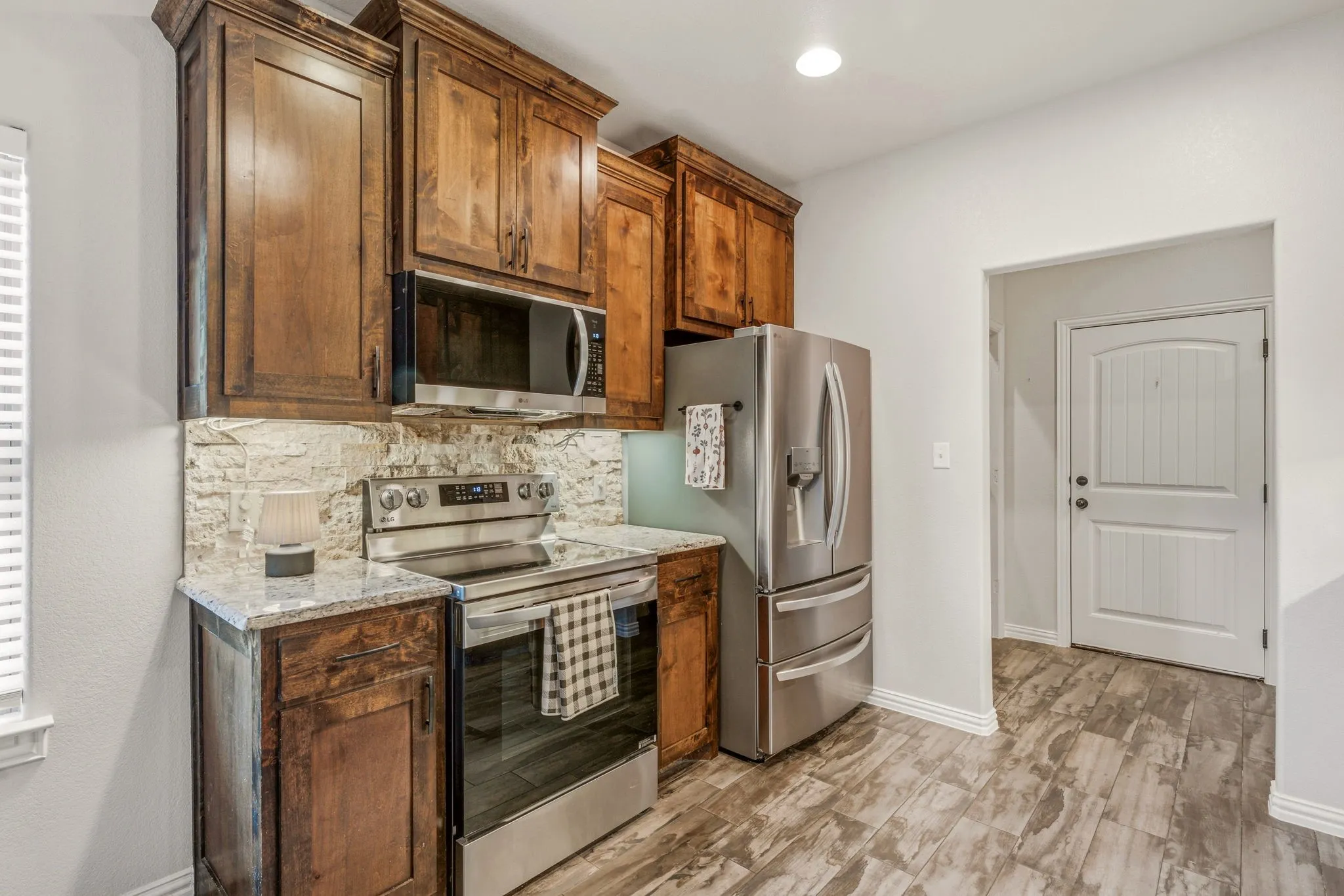 Single Family Residence For Sale in Hood County , 3209 Main Street, Granbury, Texas 76049, 3 Bedroom, 2 Bathroom, 2 Garage spaces, 1,492 Sqft, built in 2017, mls#21338235, Real Estate Agent in Granbury, Homes For Sale in Hood county, Homes For Sale in Granbury, Realtor in Granbury Texas, Real Estate Brokerage Independent Realty Texas, Luminita Cordes Realtor