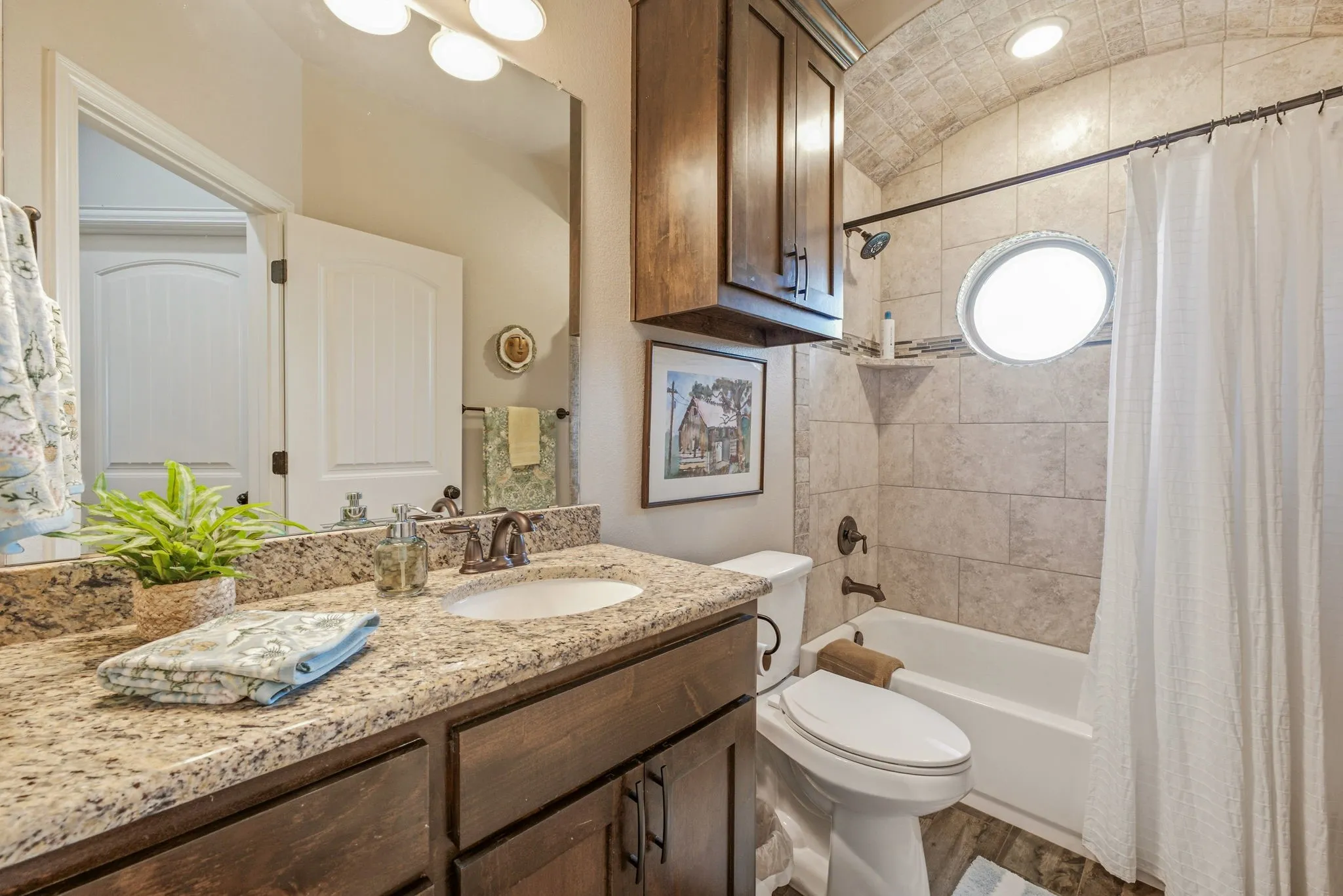 Single Family Residence For Sale in Hood County , 3209 Main Street, Granbury, Texas 76049, 3 Bedroom, 2 Bathroom, 2 Garage spaces, 1,492 Sqft, built in 2017, mls#21338235, Real Estate Agent in Granbury, Homes For Sale in Hood county, Homes For Sale in Granbury, Realtor in Granbury Texas, Real Estate Brokerage Independent Realty Texas, Luminita Cordes Realtor