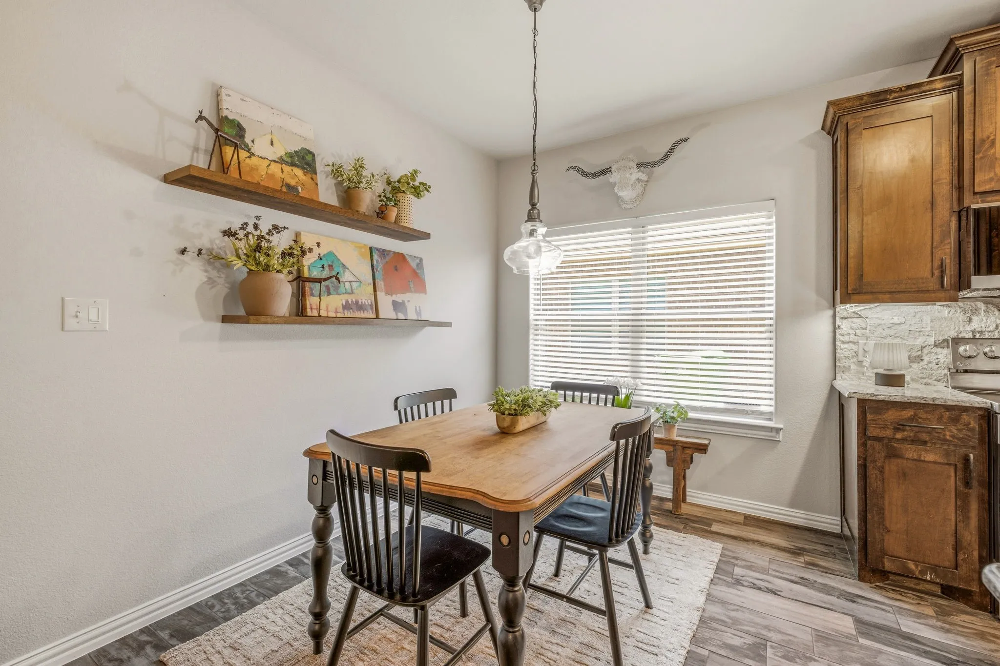 Single Family Residence For Sale in Hood County , 3209 Main Street, Granbury, Texas 76049, 3 Bedroom, 2 Bathroom, 2 Garage spaces, 1,492 Sqft, built in 2017, mls#21338235, Real Estate Agent in Granbury, Homes For Sale in Hood county, Homes For Sale in Granbury, Realtor in Granbury Texas, Real Estate Brokerage Independent Realty Texas, Luminita Cordes Realtor