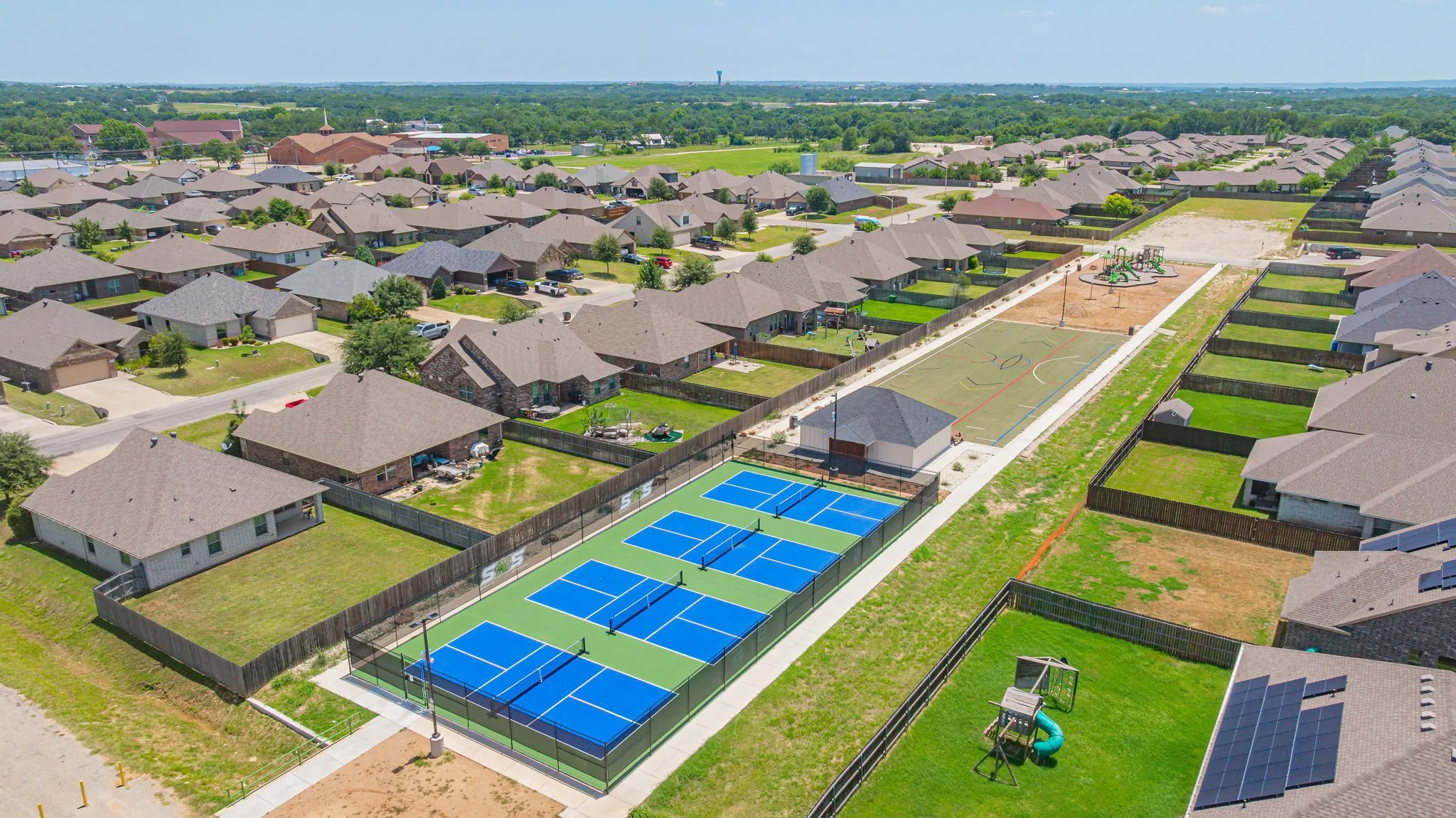 Single Family Residence For Sale in Hood County , 3209 Main Street, Granbury, Texas 76049, 3 Bedroom, 2 Bathroom, 2 Garage spaces, 1,492 Sqft, built in 2017, mls#21338235, Real Estate Agent in Granbury, Homes For Sale in Hood county, Homes For Sale in Granbury, Realtor in Granbury Texas, Real Estate Brokerage Independent Realty Texas, Luminita Cordes Realtor