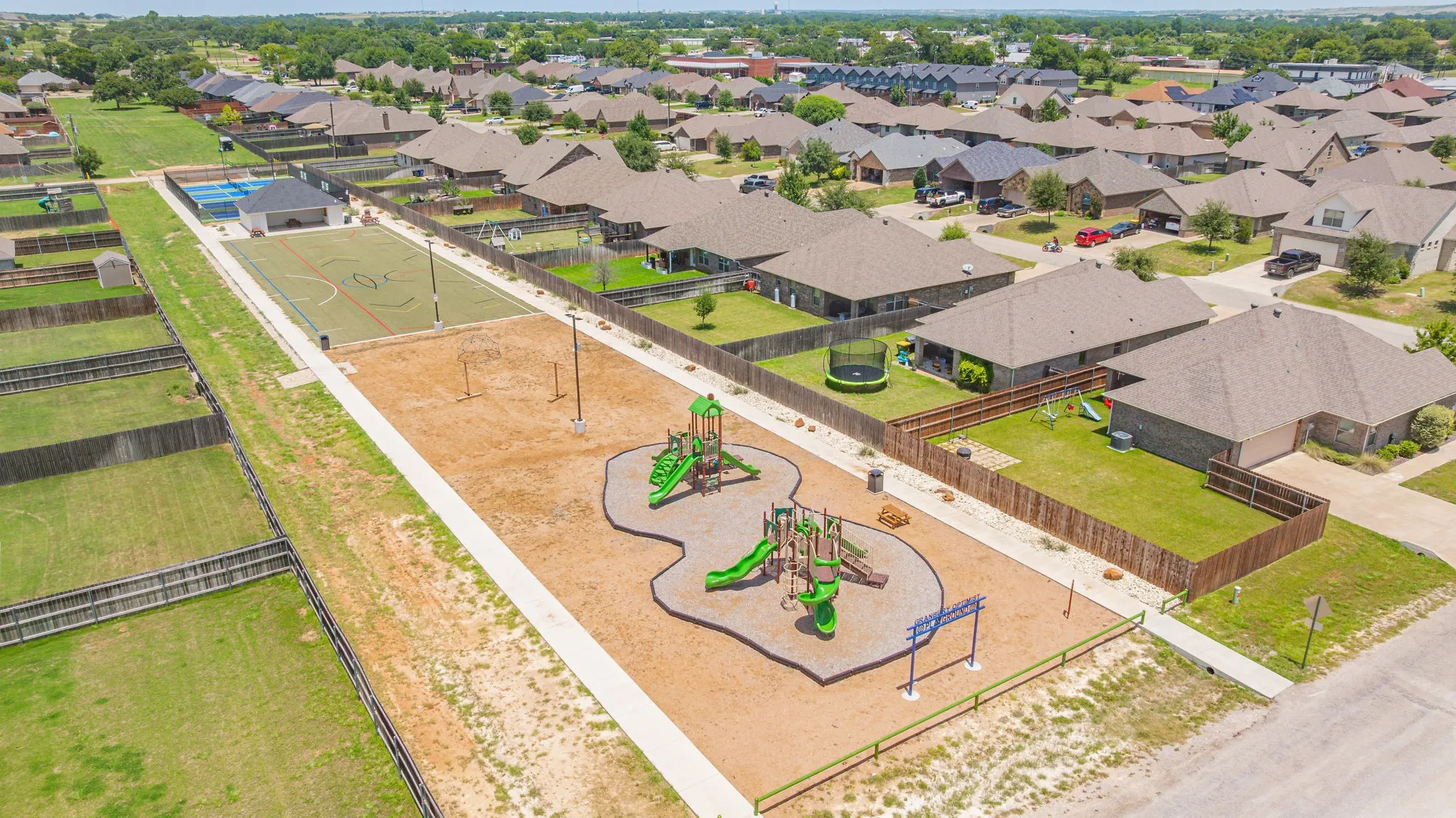 Single Family Residence For Sale in Hood County , 3209 Main Street, Granbury, Texas 76049, 3 Bedroom, 2 Bathroom, 2 Garage spaces, 1,492 Sqft, built in 2017, mls#21338235, Real Estate Agent in Granbury, Homes For Sale in Hood county, Homes For Sale in Granbury, Realtor in Granbury Texas, Real Estate Brokerage Independent Realty Texas, Luminita Cordes Realtor